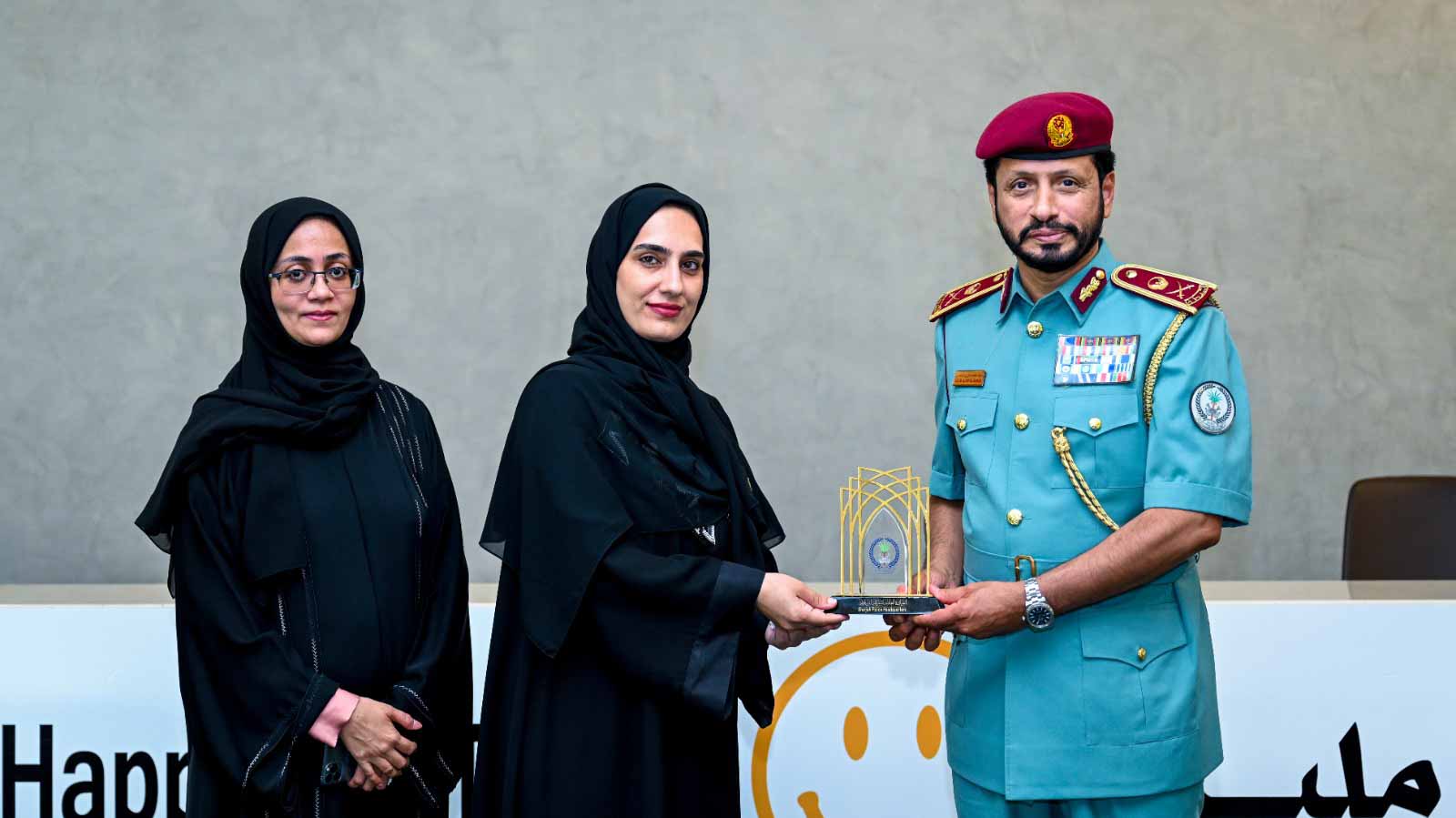 Image for the title: SP Commander-in-Chief honours Zayed Educational Complex Director 