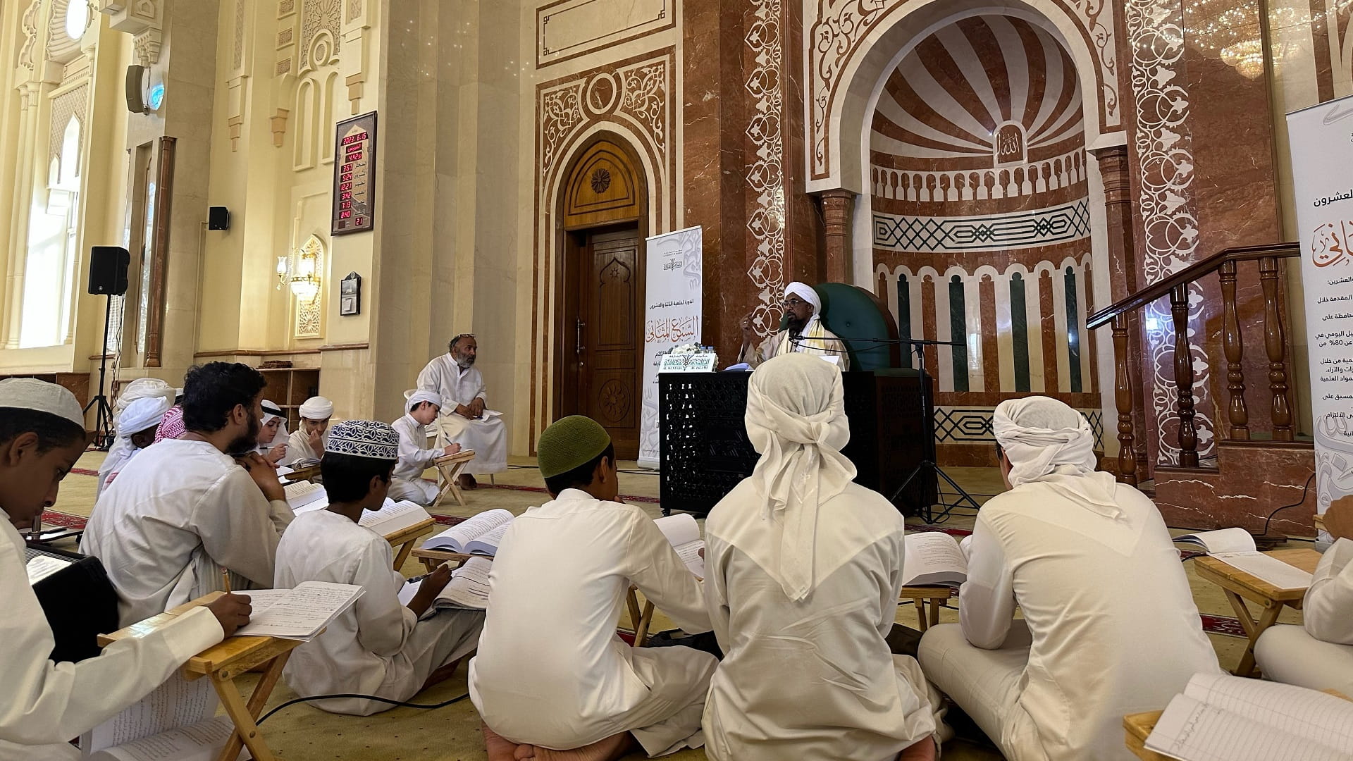 صورة بعنوان: المنتدى الإسلامي بالشارقة يختتم أول أسبوع من دورة "السبع المثاني" 