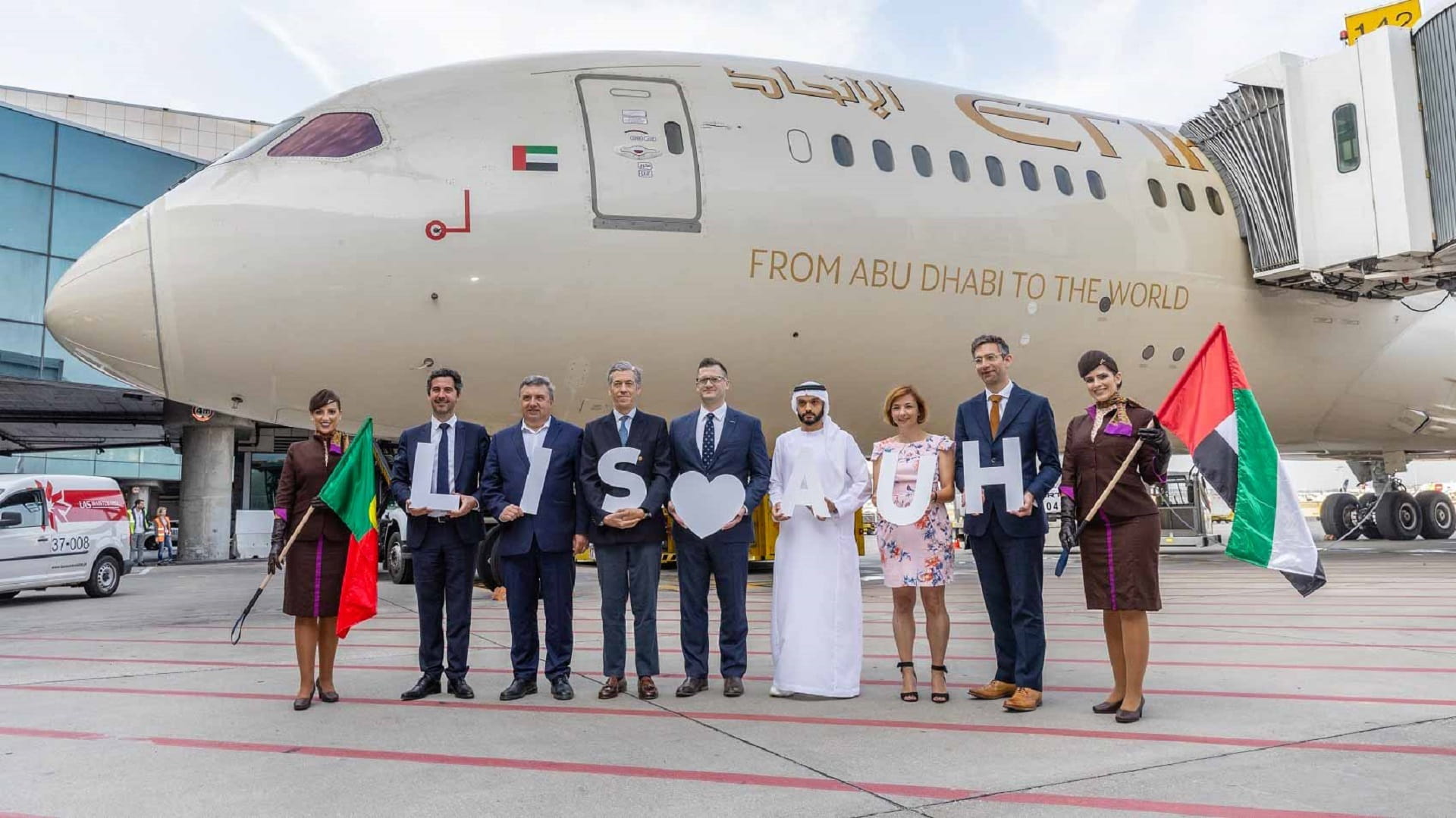 Image for the title: Etihad Airways launches inaugural flight to Lisbon