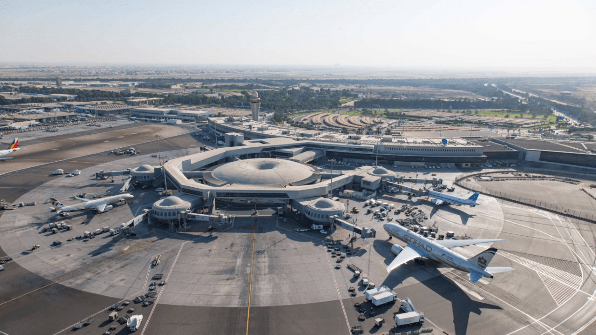 Image for the title: Over 900,000 passengers expected to pass through ADIA during Eid 