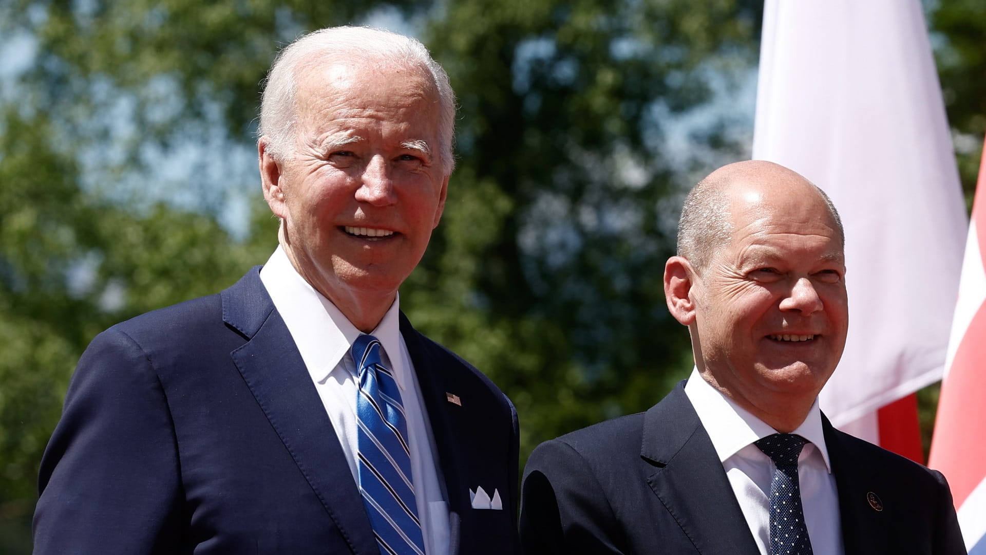 Image for the title: Biden, Scholz to weigh next steps for Ukraine 