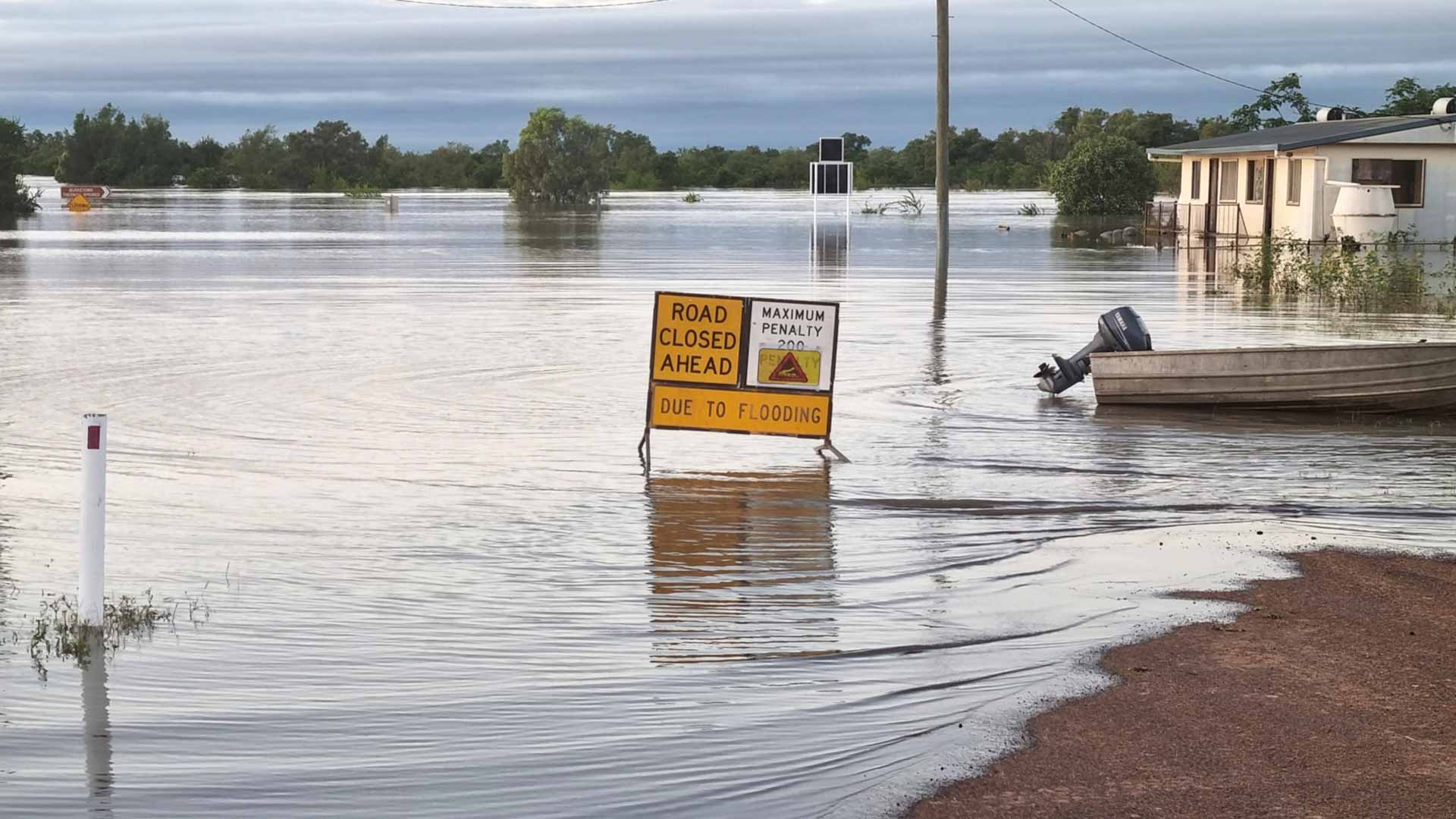 Image for the title: Rescuers airlift residents from remote Australia floods 