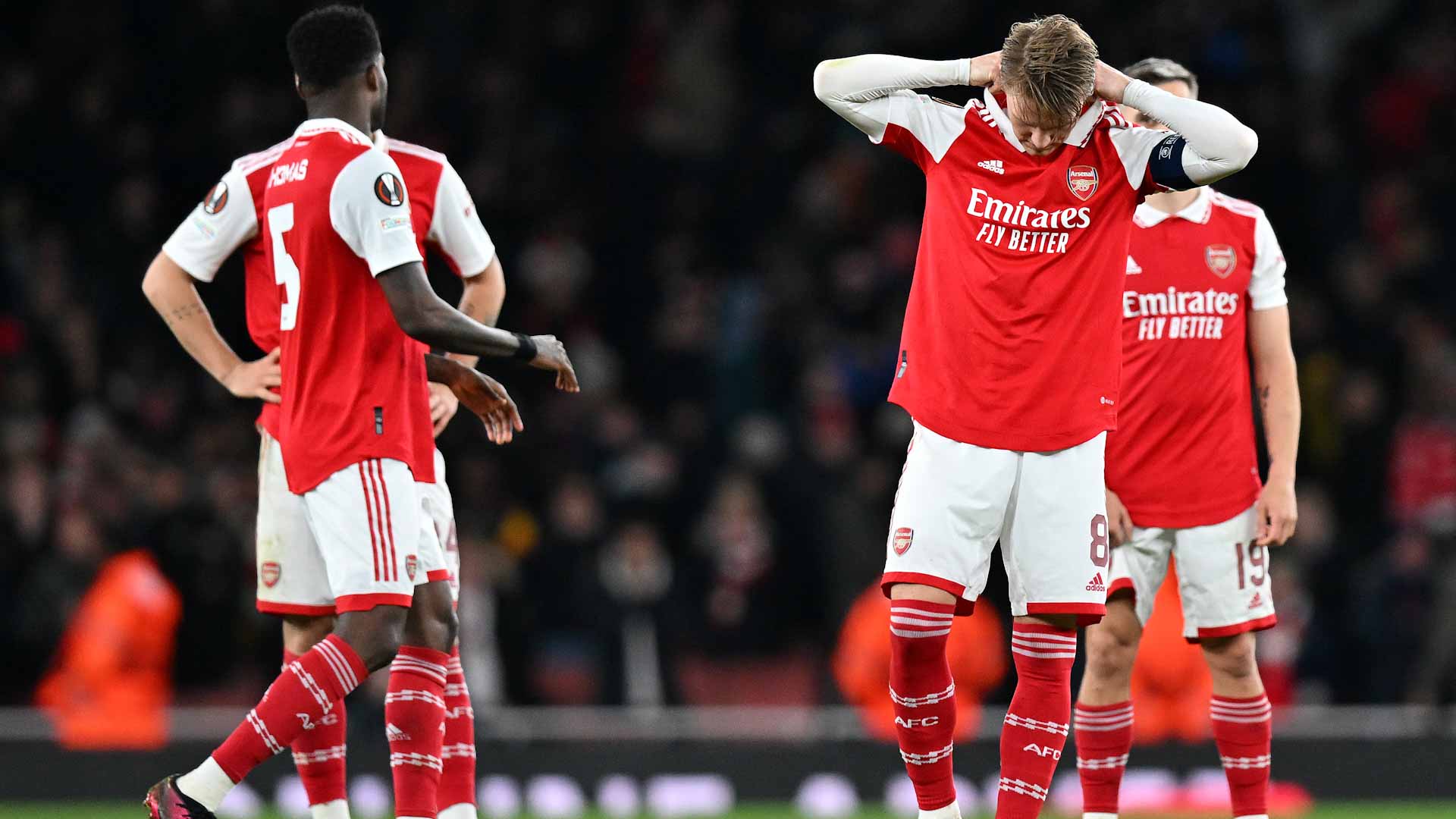 صورة بعنوان: أرسنال الإنجليزي يودع بطولة الدوري الأوروبي لكرة القدم 