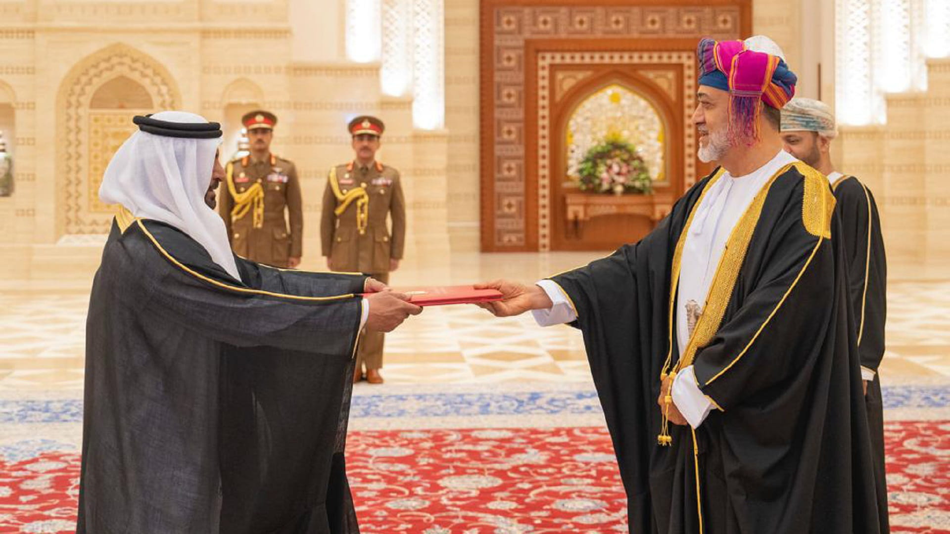 Image for the title: UAE Ambassador presents credentials to Sultan of Oman 