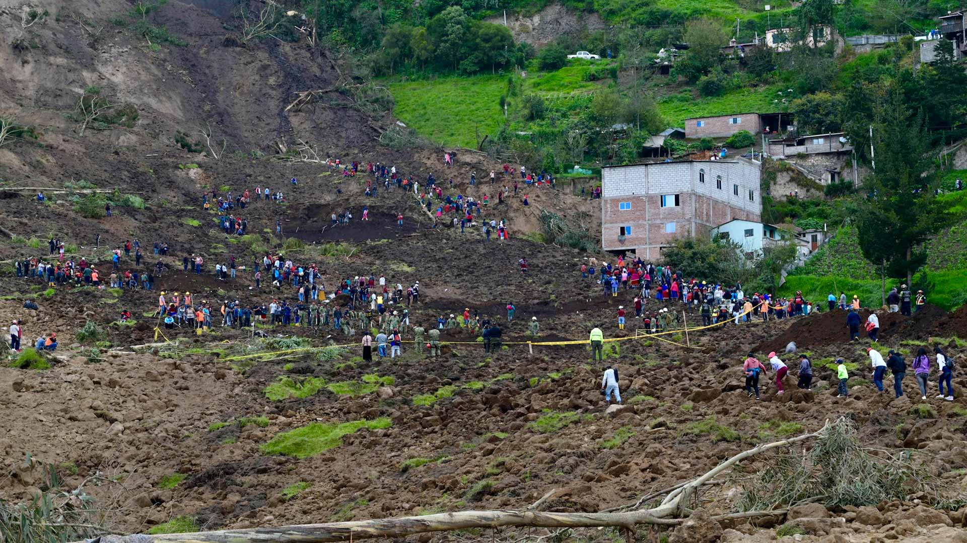 Image for the title: Ecuador landslide death toll rise to 14 