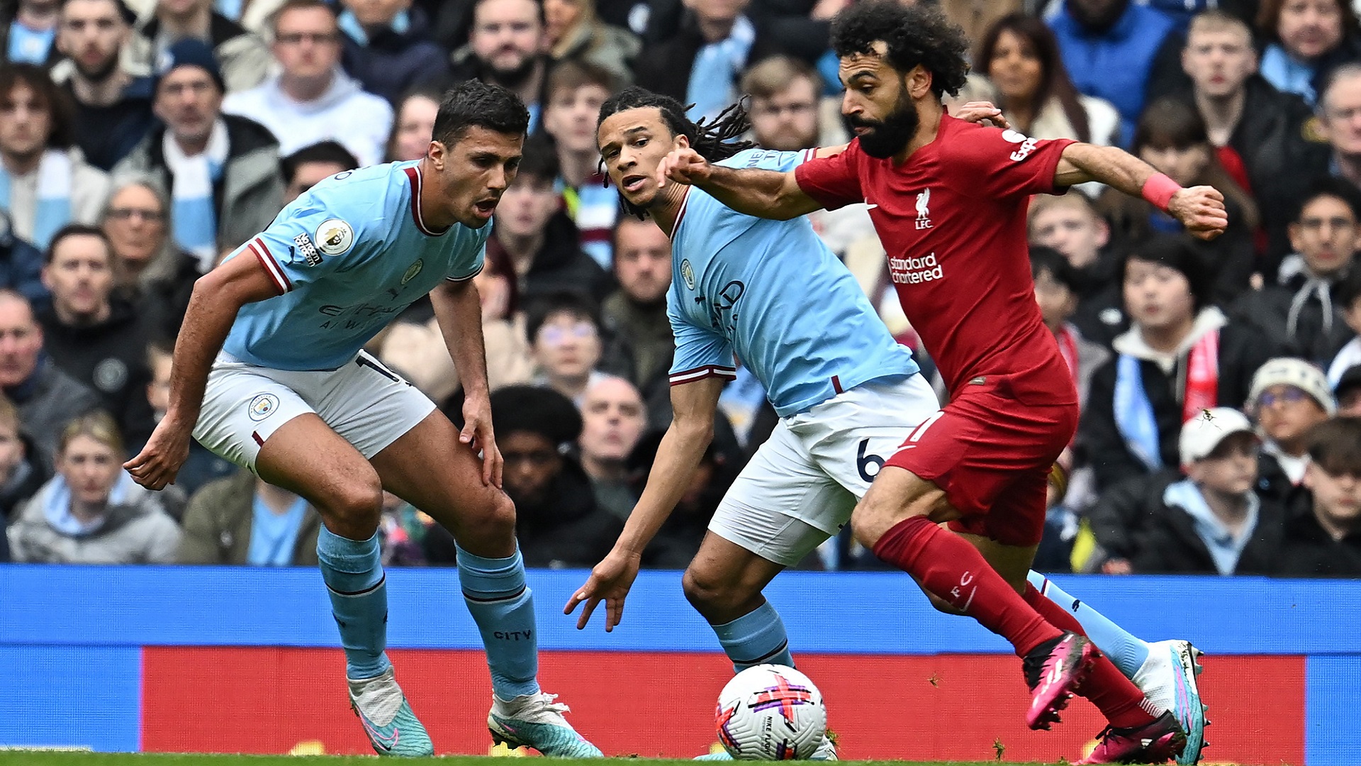 صورة بعنوان: مانشستر سيتي يقسو على ليفربول في الدوري الإنجليزي 