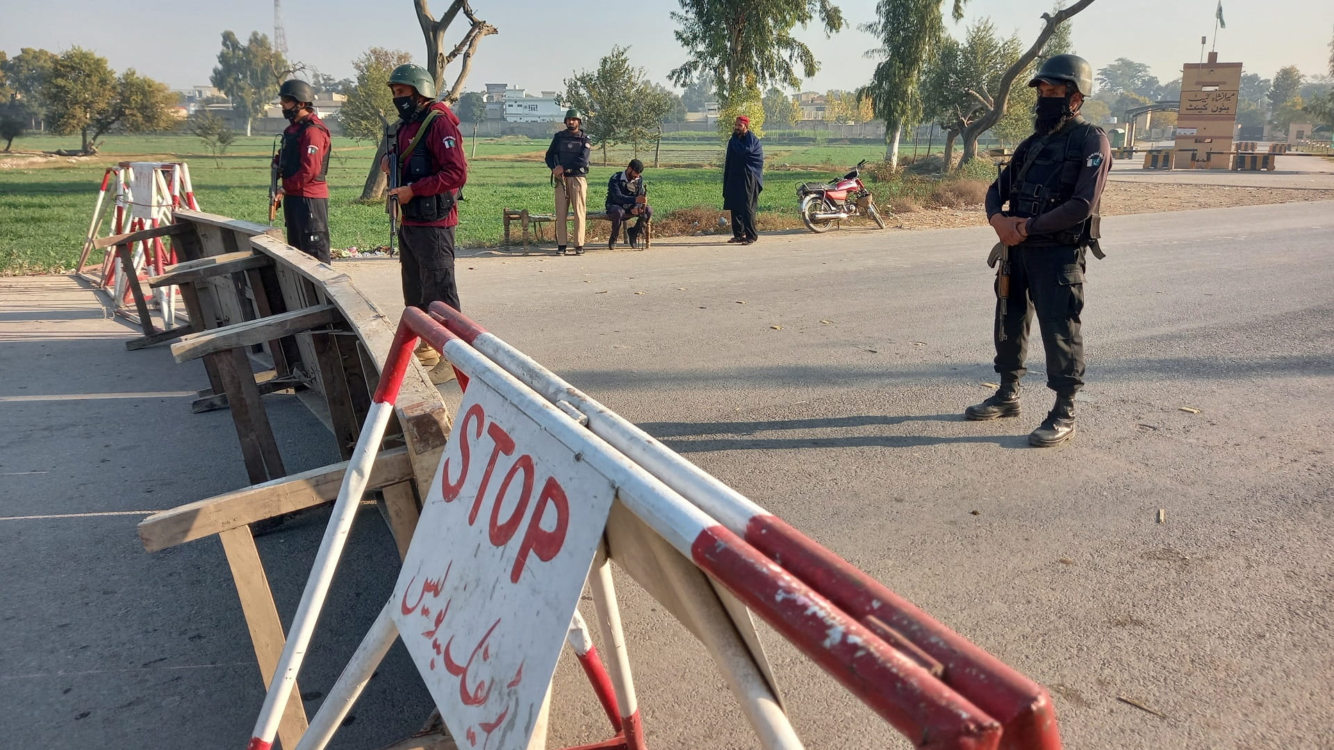 صورة بعنوان: مسلحون يقتلون 6 جنود باكستانيين قرب الحدود مع أفغانستان 