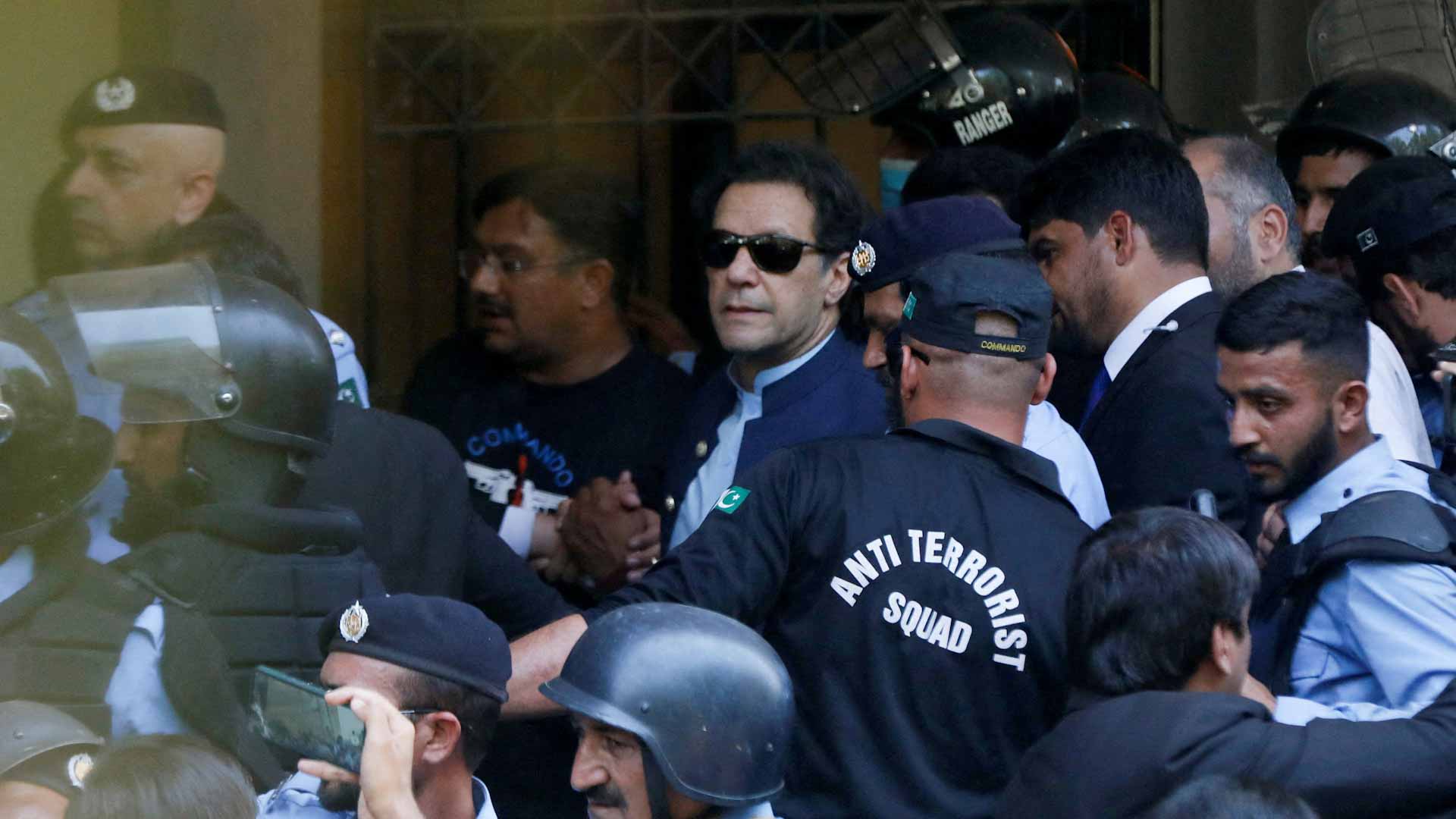 صورة بعنوان: بحذر...ديوان محاسبة بباكستان يستدعي عمران خان لاستجوابه بتهم فساد 