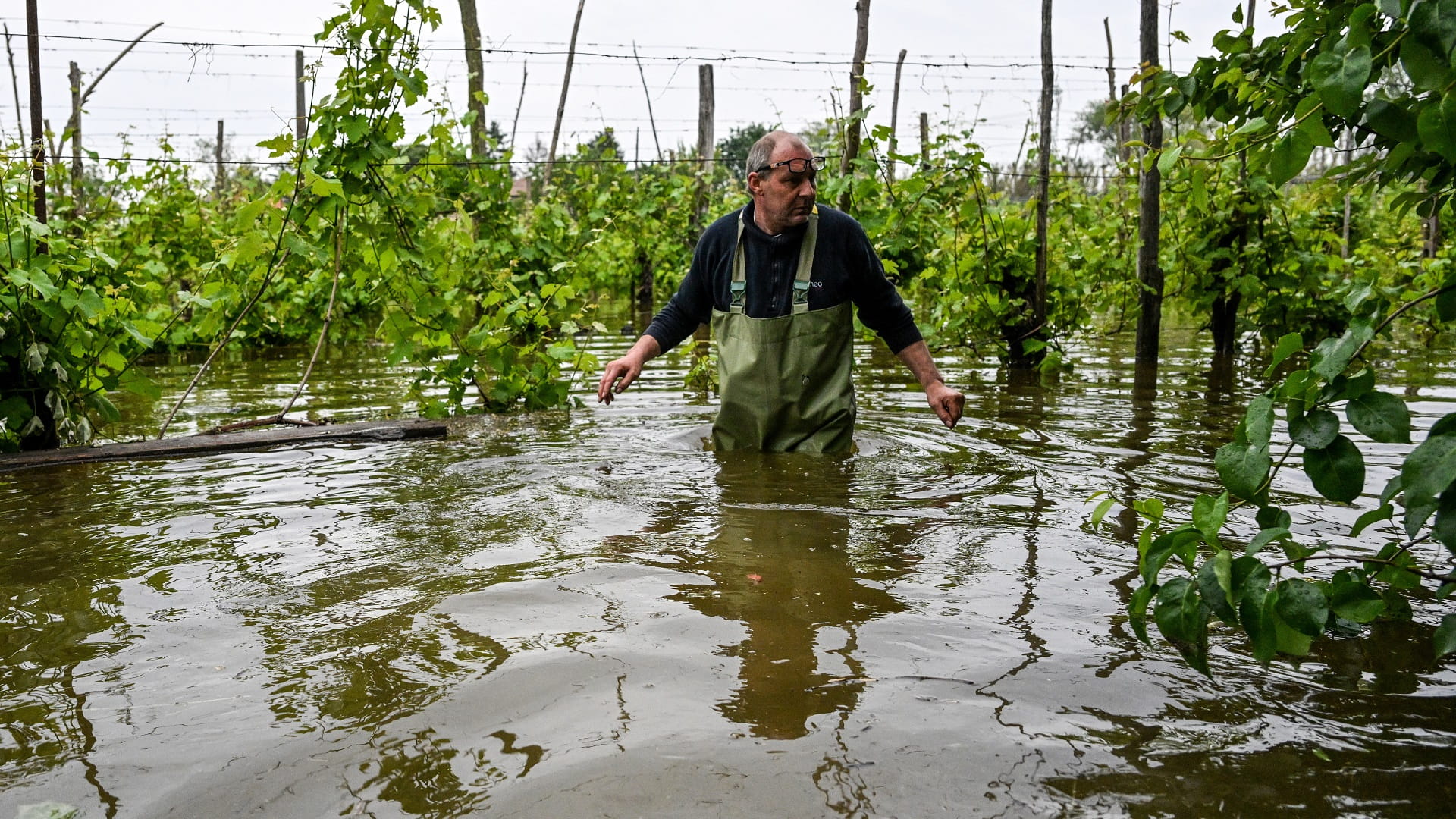 Image for the title: Experts: Italy floods caused by 'one-in-200-year' event 