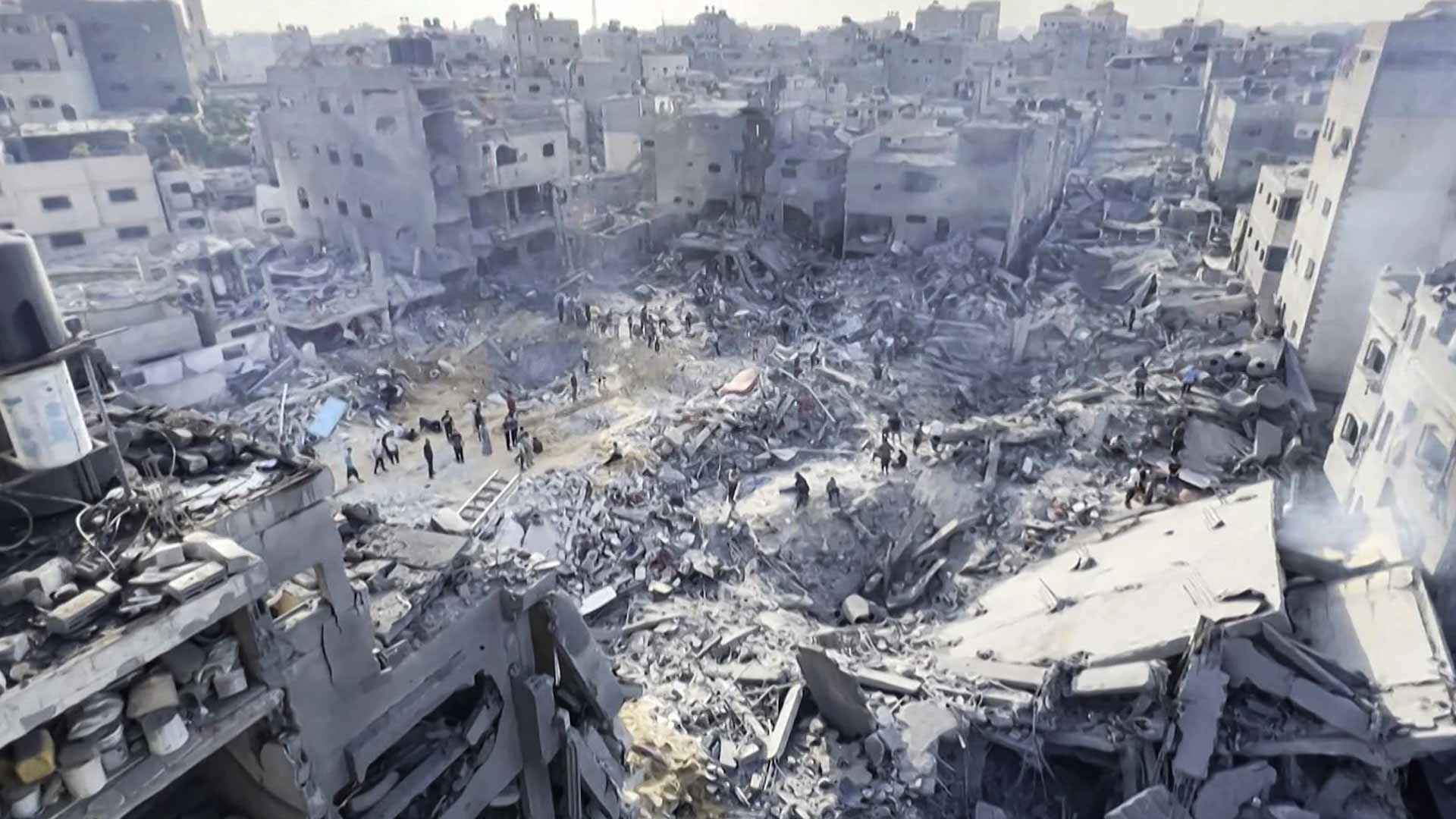 صورة بعنوان: وصمة عار جديدة..قصف إسرائيل لمخيم جباليا يرقى إلى جرائم حرب 
