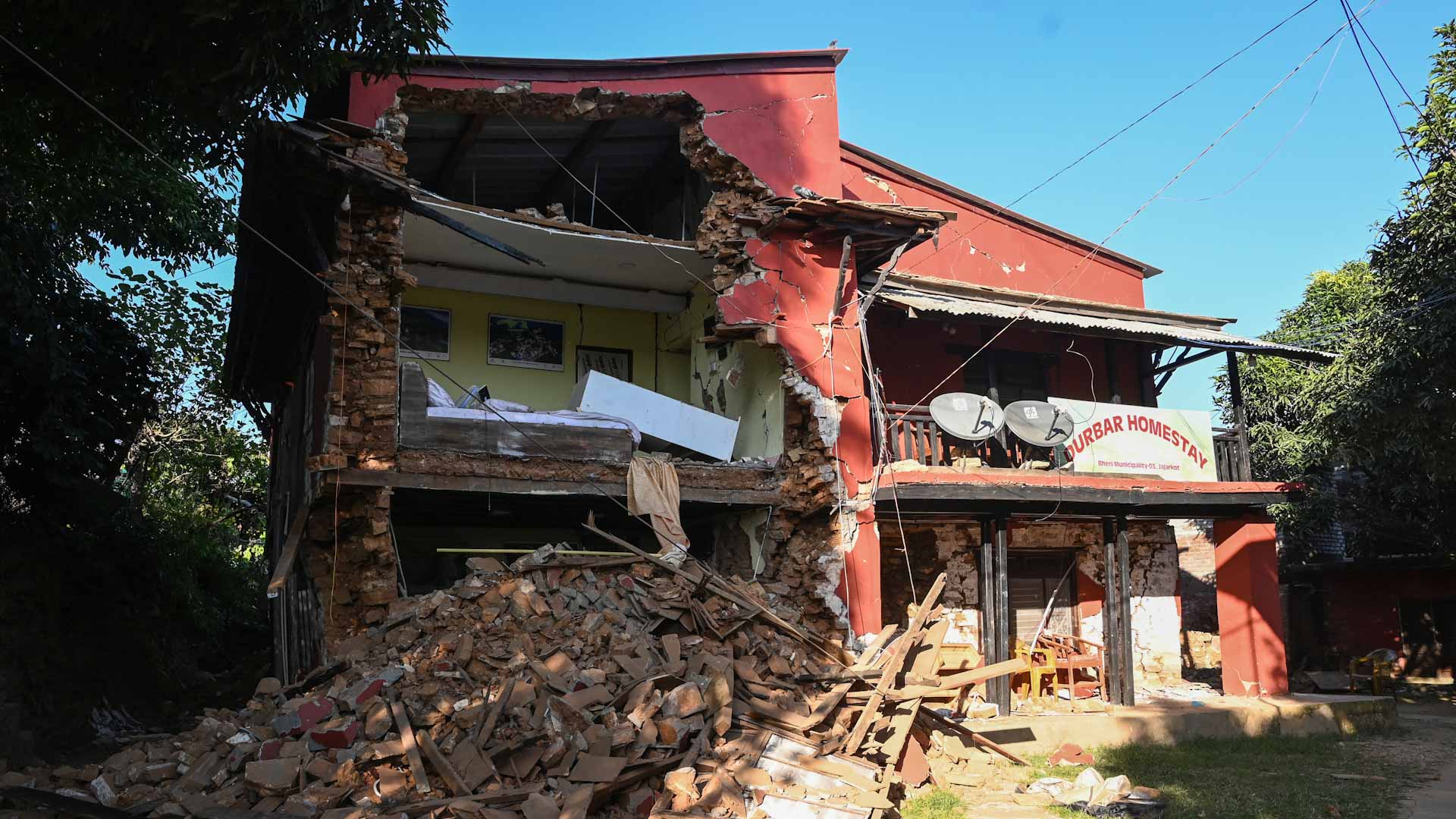 Image for the title: At least 157 dead in Nepal earthquake 