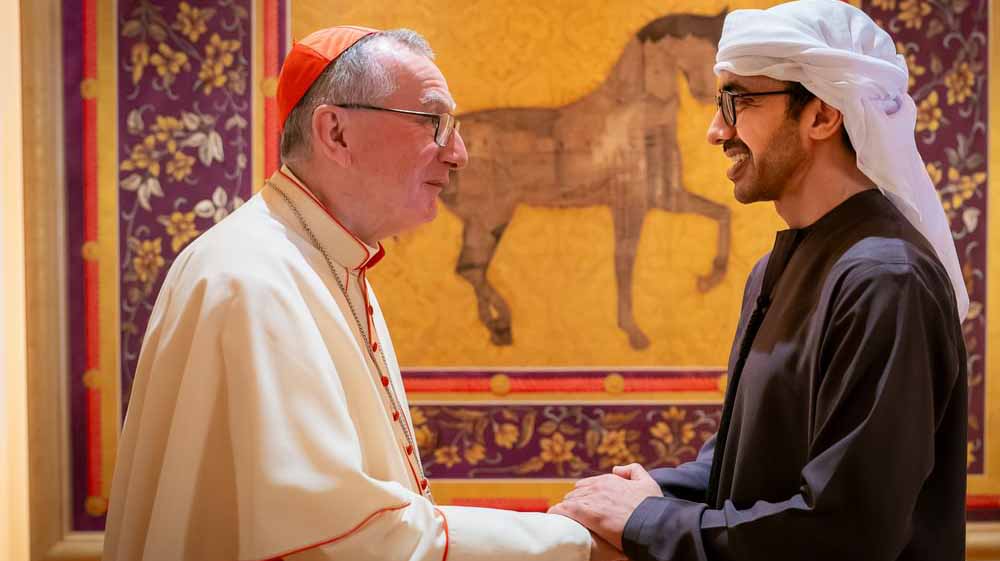 Image for the title: Abdullah bin Zayed meets Vatican Secretary of State in AD 