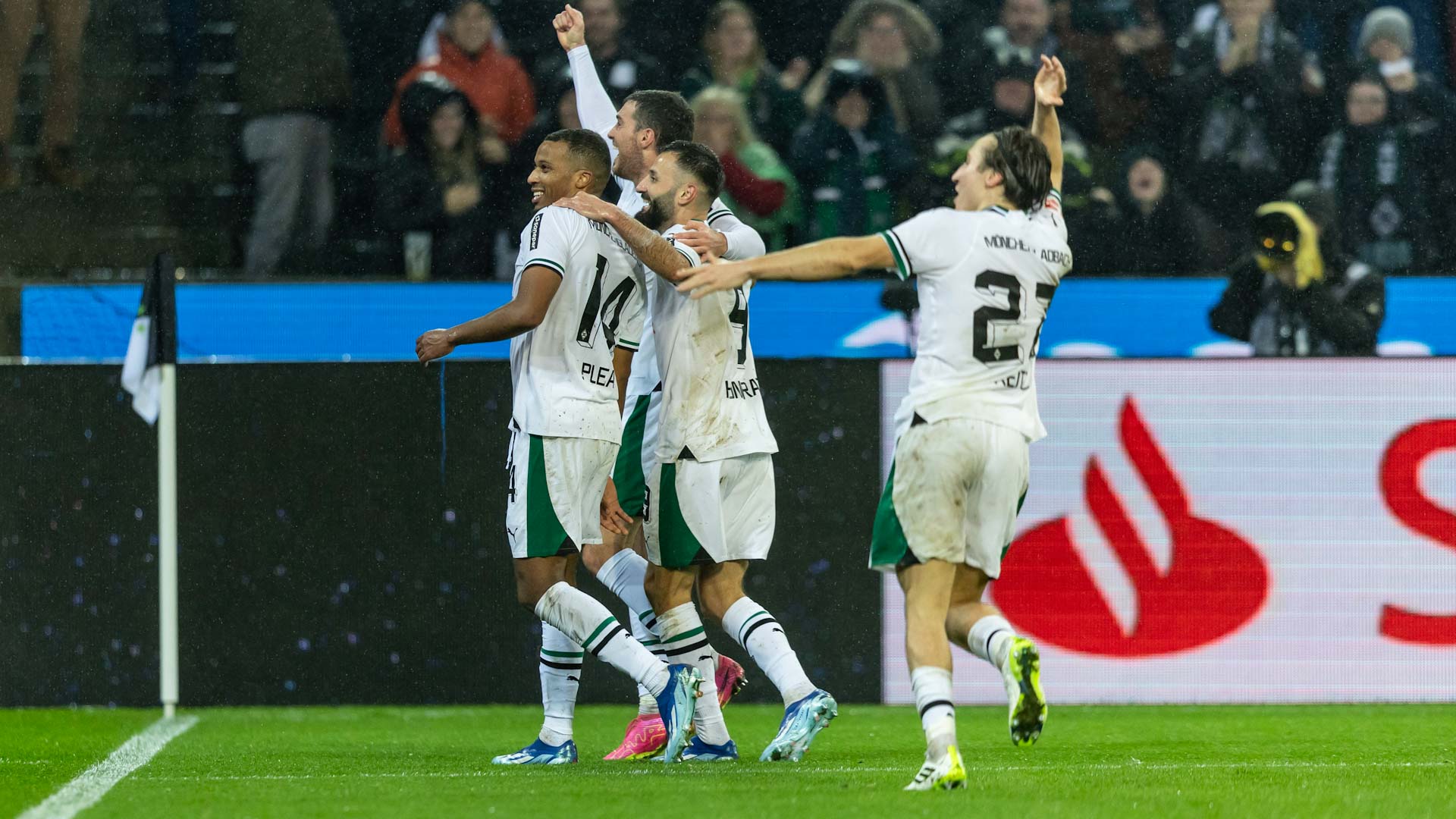 صورة بعنوان: بوروسيا مونشنجلادباخ يقسو على فولفسبورج في الدوري الألماني  