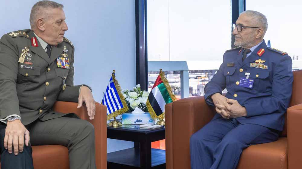 صورة بعنوان: رئيس أركان القوات المسلحة يعزز التعاون مع كبار ضيوف معرض الطيران 