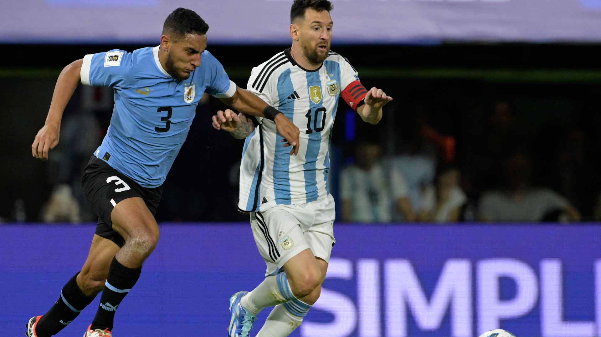 صورة بعنوان: الأرجنتين تسقط أمام أوروغواي في تصفيات كأس العالم 