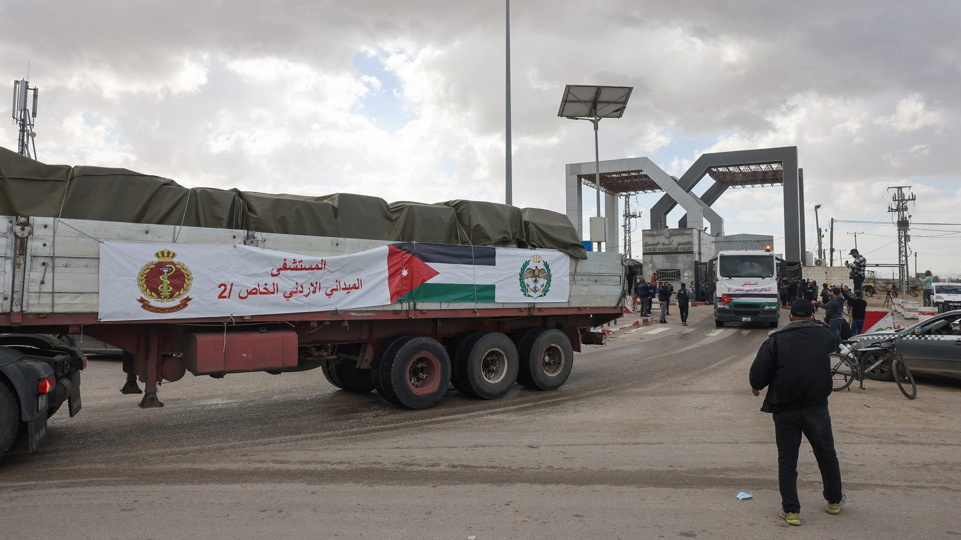 Image for the title: First Jordanian field hospital enters Gaza since war began 