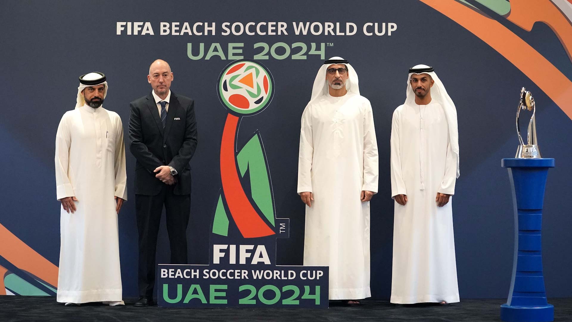 صورة بعنوان: الكشف عن شعار بطولة كأس العالم لكرة القدم الشاطئية "الإمارات 2024" 