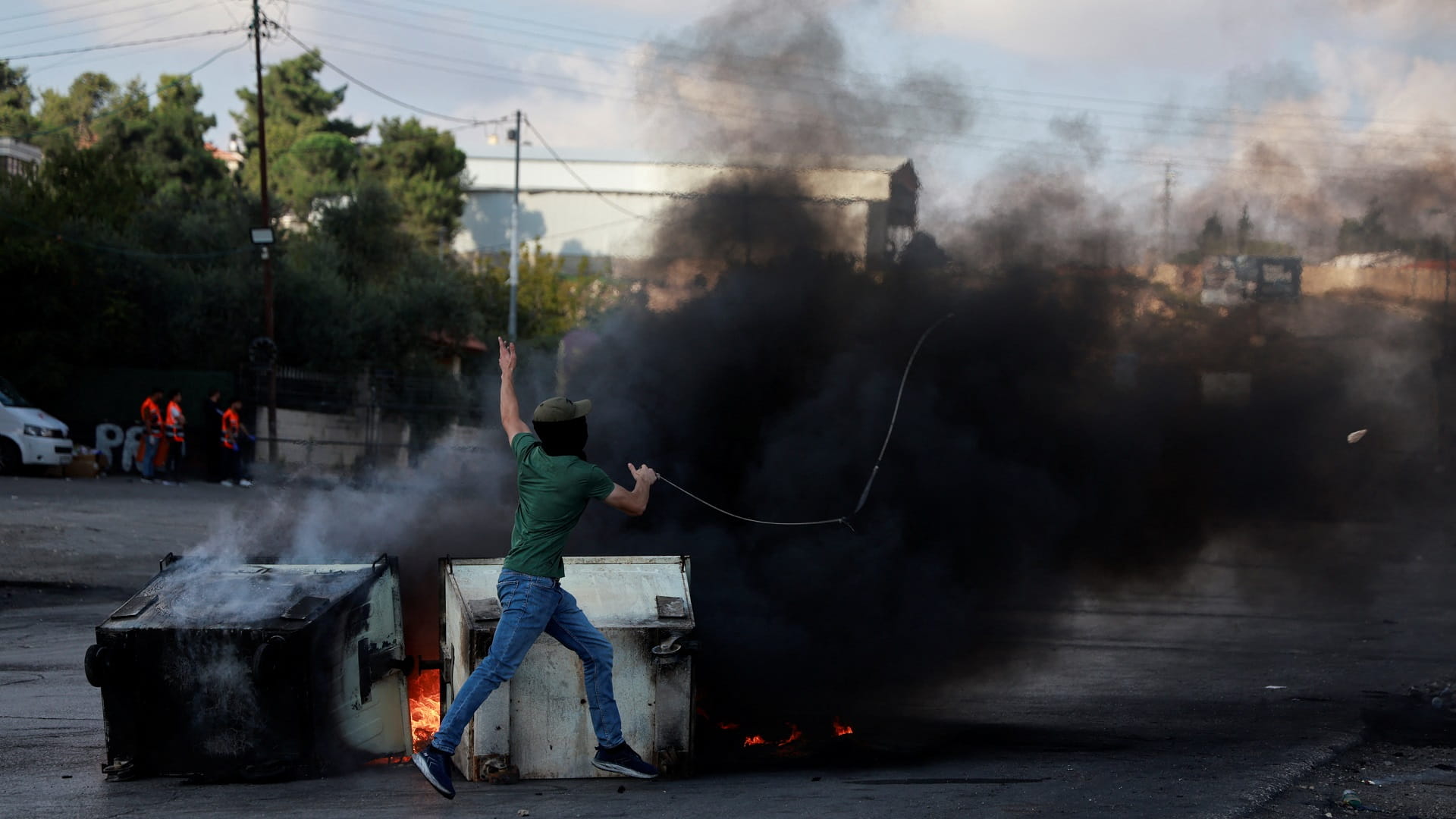 صورة بعنوان: مقتل 8 فلسطينيين وشرطي إسرائيلي في اشتباكات بالضفة الغربية 