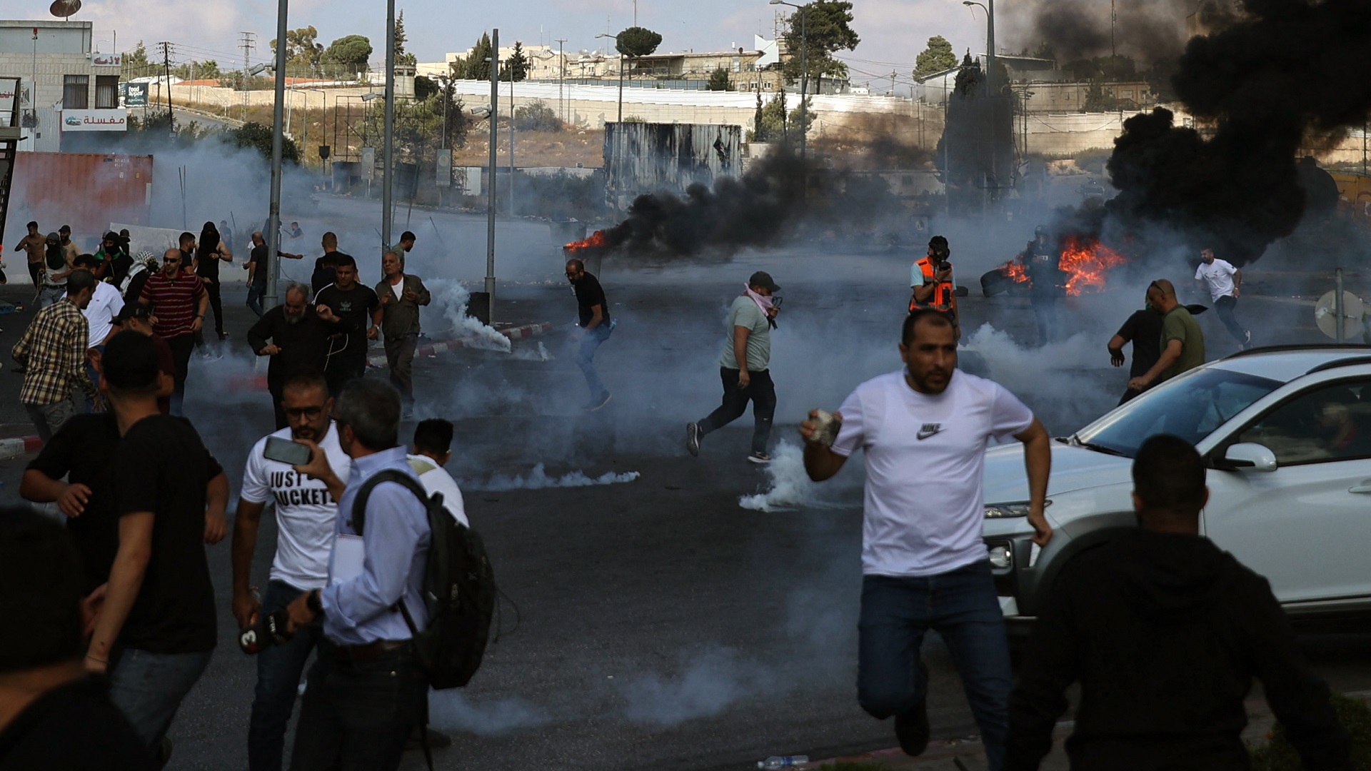 صورة بعنوان: وفاة 14 فلسطينياً وإصابة 130 برصاص الجيش الإسرائيلي في الضفة 