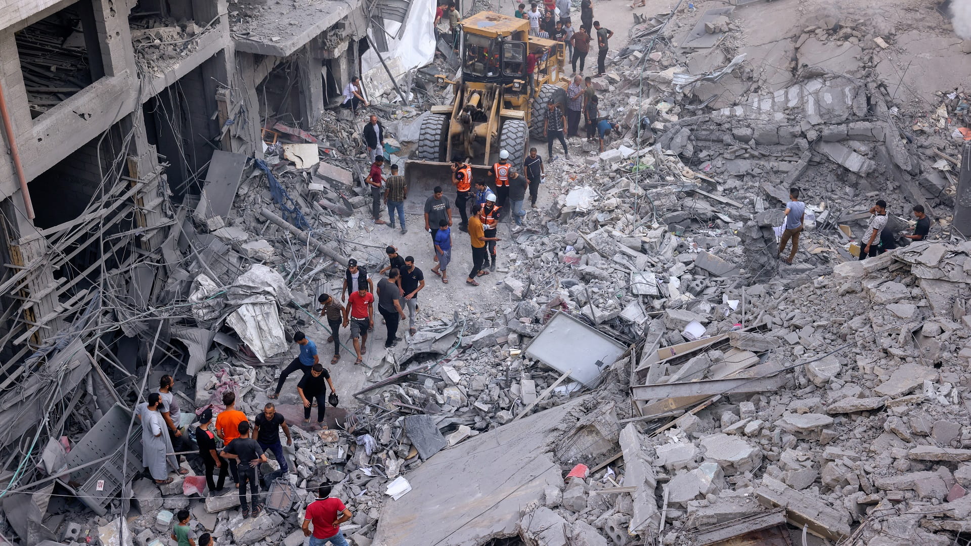 Image for the title: More than 1,000 people missing under rubble in Gaza 