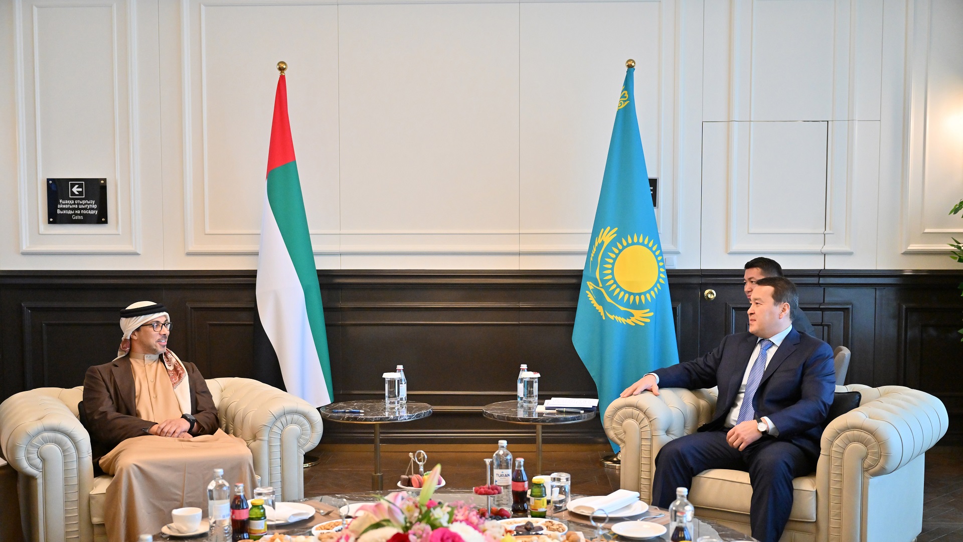 Image for the title: Mansour bin Zayed meets Kazakh PM 