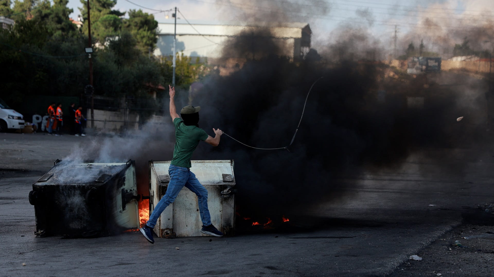 صورة بعنوان: القوات الإسرائيلية تقتل 8 فلسطينيين في الضفة الغربية 