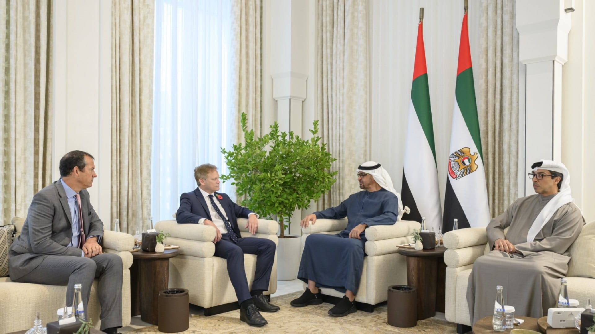 Image for the title: UAE President receives UK Defence Secretary 