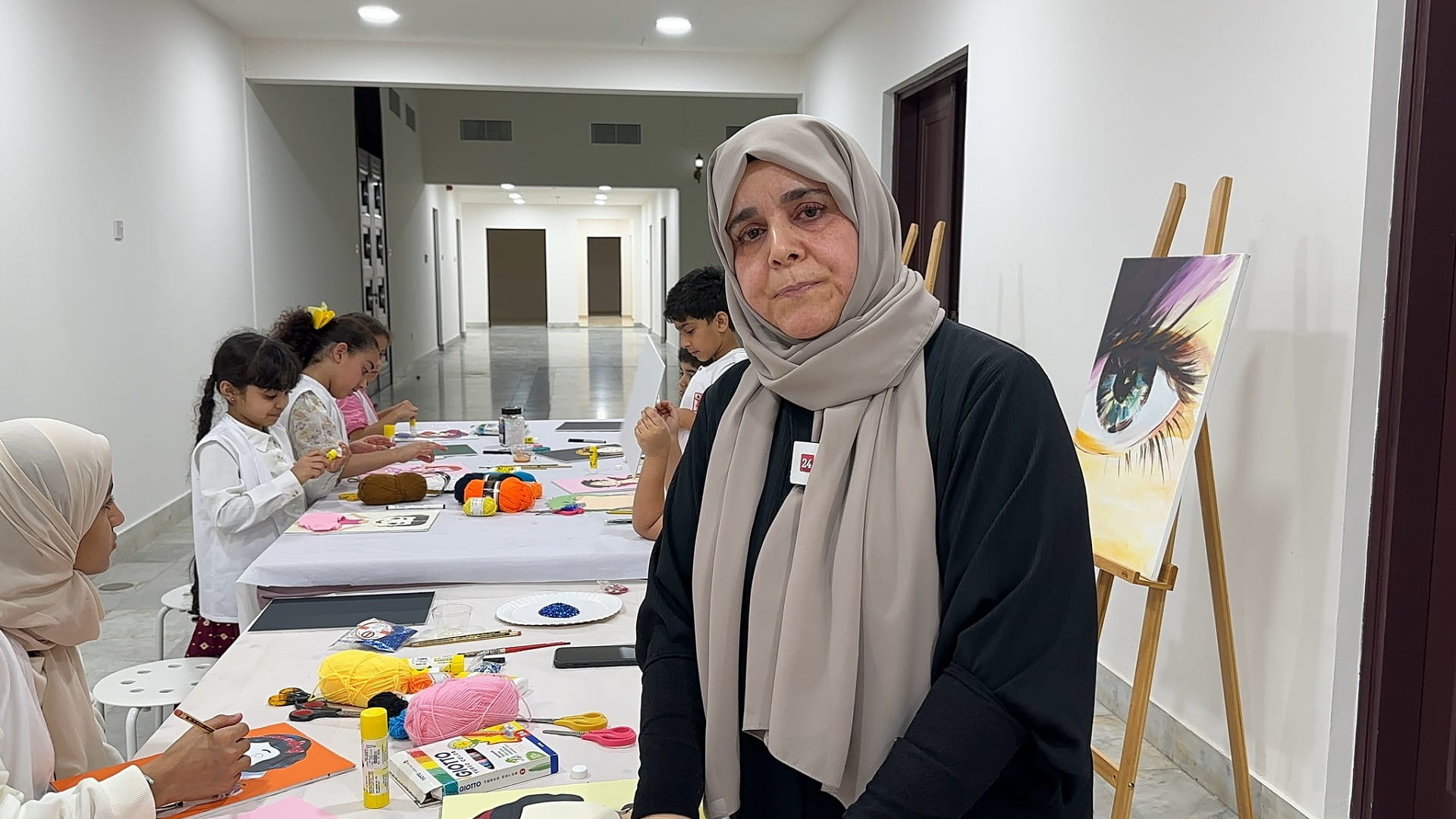 Image for the title: Khorfakkan Arts Center organizes workshop on artistic design 