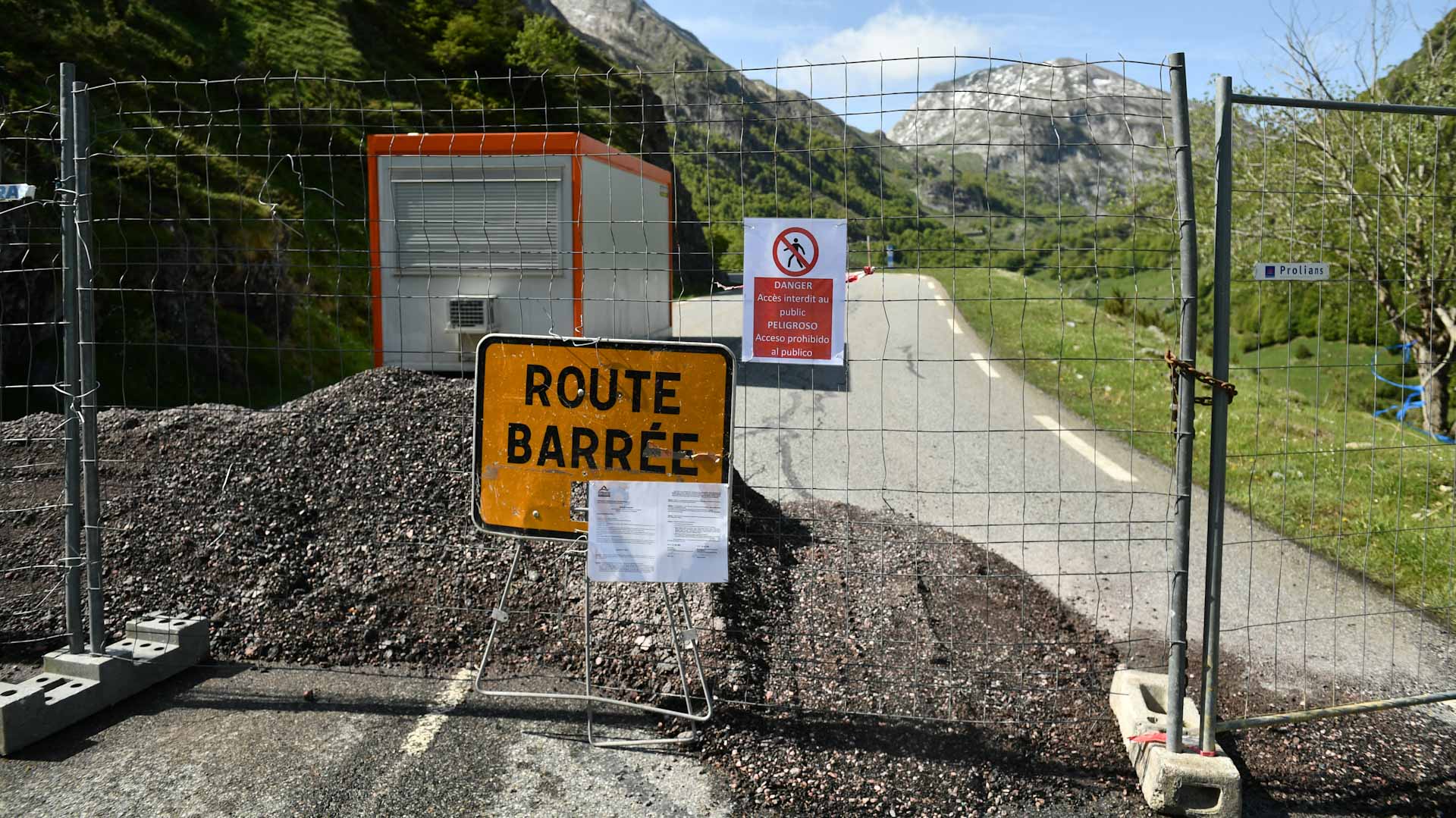 Image for the title: France-Italy road link to reopen Saturday after landslide 