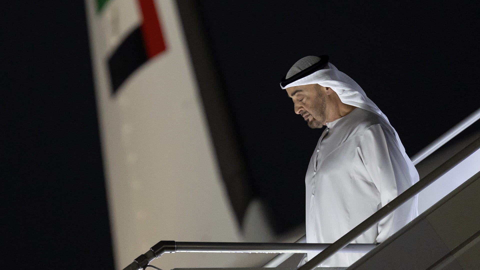 Image for the title: UAE President arrives in India to participate in G20 Summit 