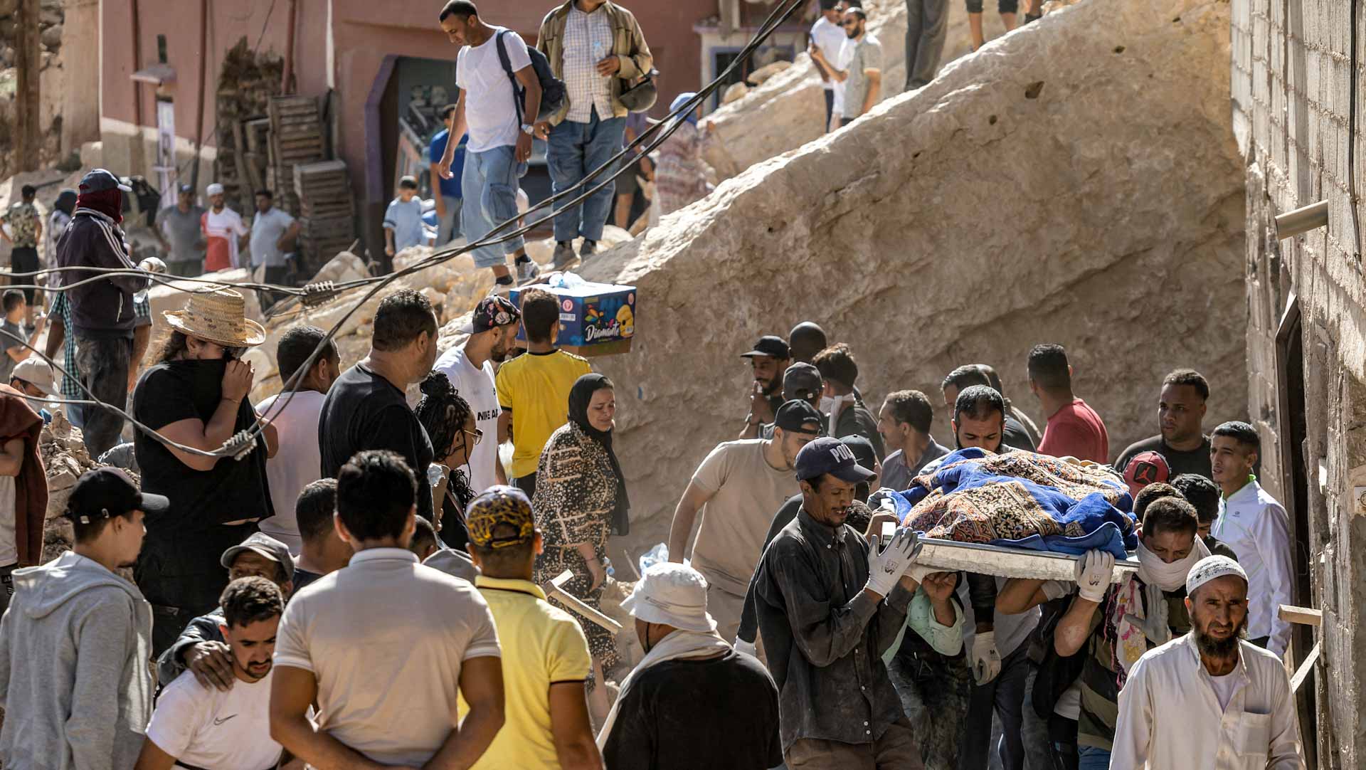 صورة بعنوان: في حصيلة جديدة...عدد ضحايا الزلزال بالمغرب يرتفع إلى 2862 قتيلاً  