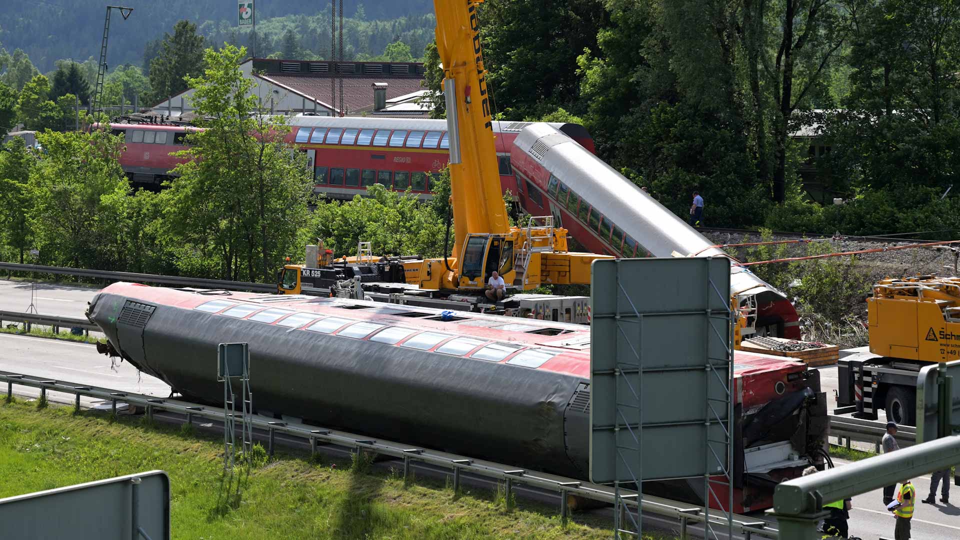 Image for the title: Injuries in Scotland rail crash, Flying Scotsman involved 