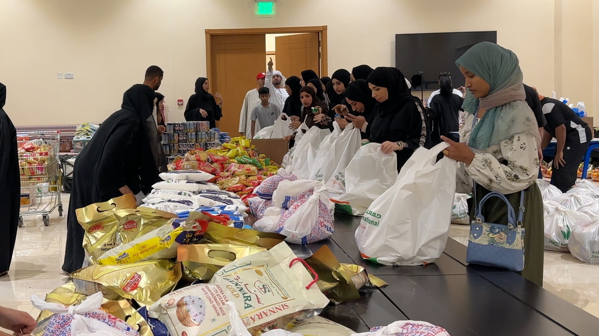 Image for the title: Kalba Residents Unite in Aid Efforts After Heavy Rains 