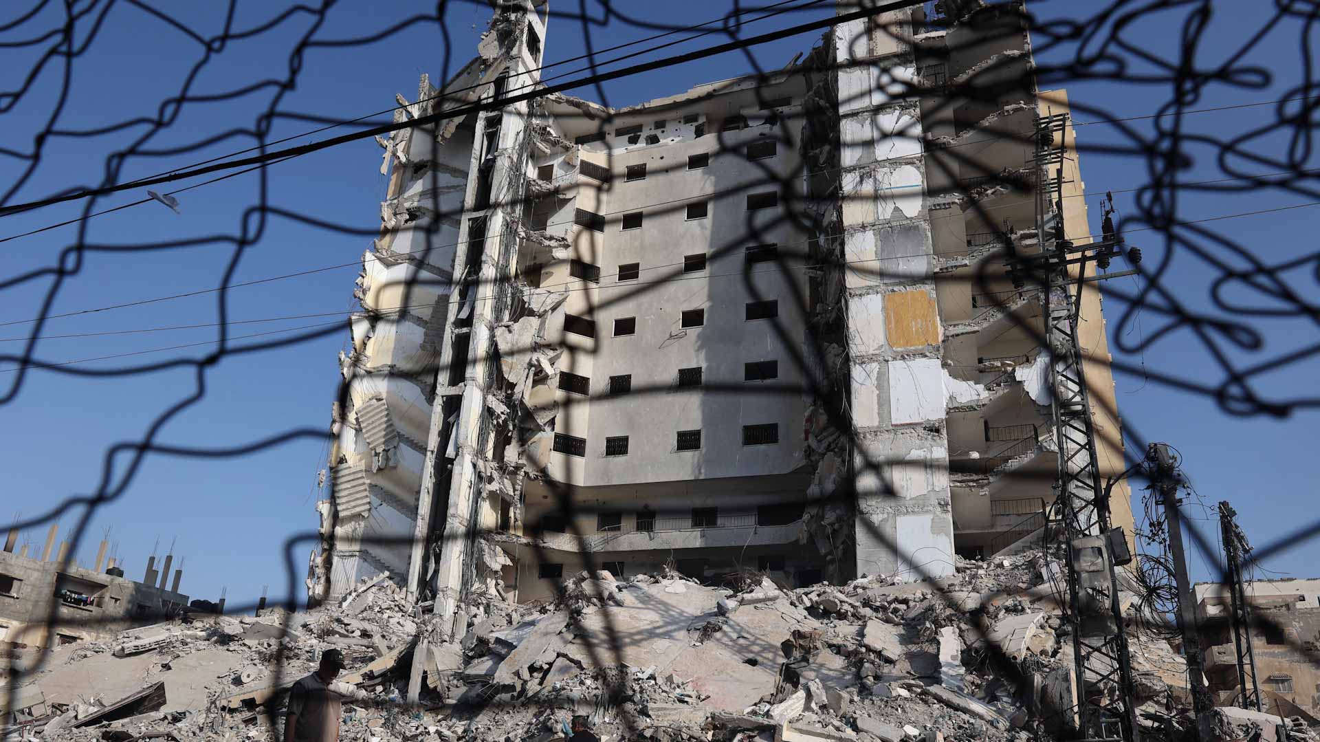 Image for the title: Hamas prepares response to Gaza truce offer 