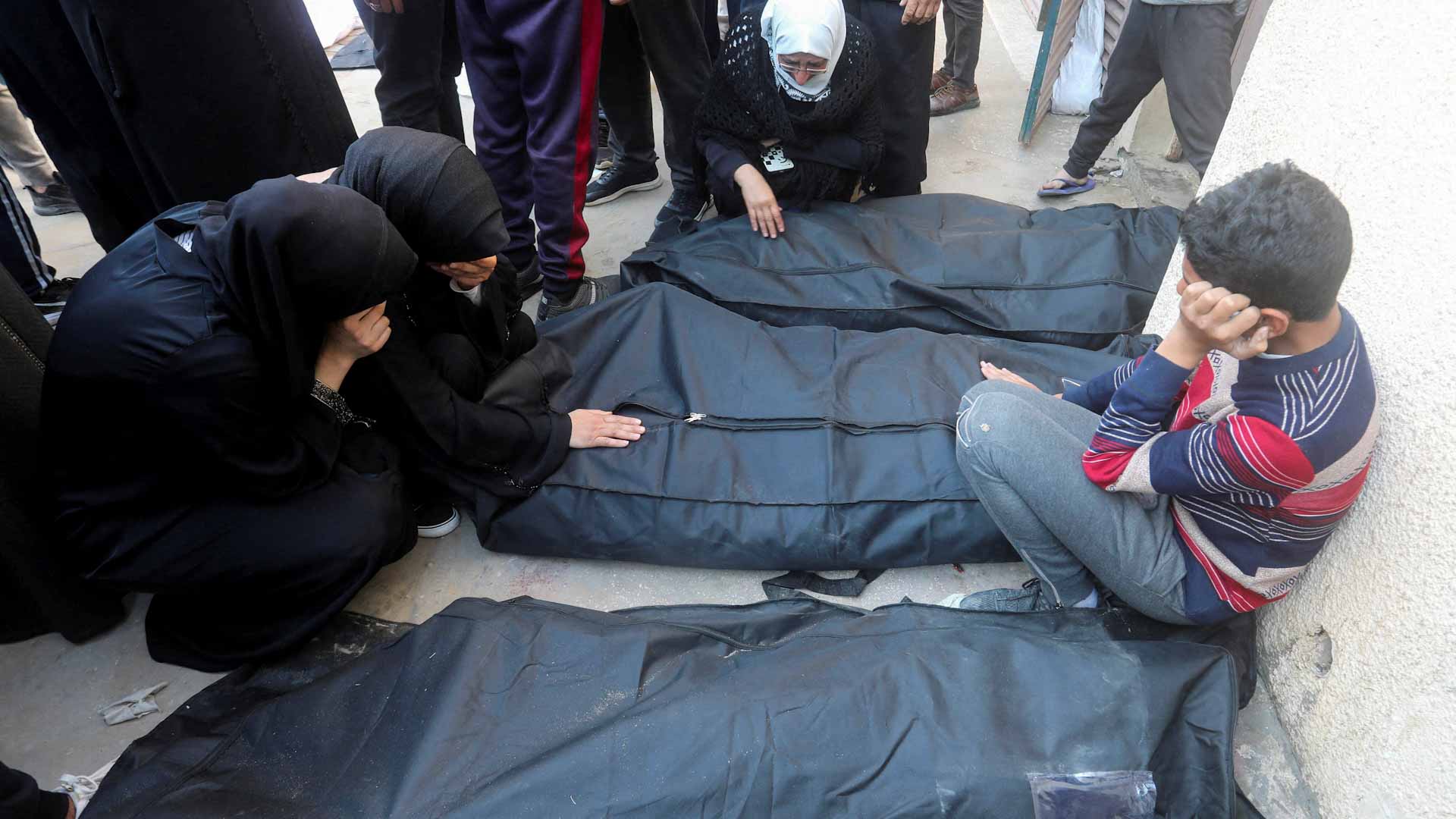 صورة بعنوان: في غزة.. مقتل 39699 فلسطينياً في الهجوم الإسرائيلي منذ 7 أكتوبر 