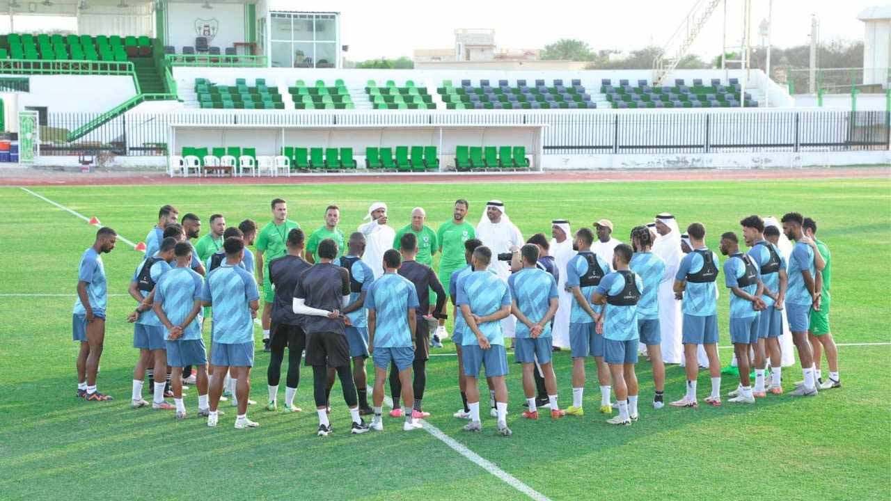 صورة بعنوان: رئيس مجلس الشارقة الرياضي يتفقد تدريبات فريق دبا الحصن 