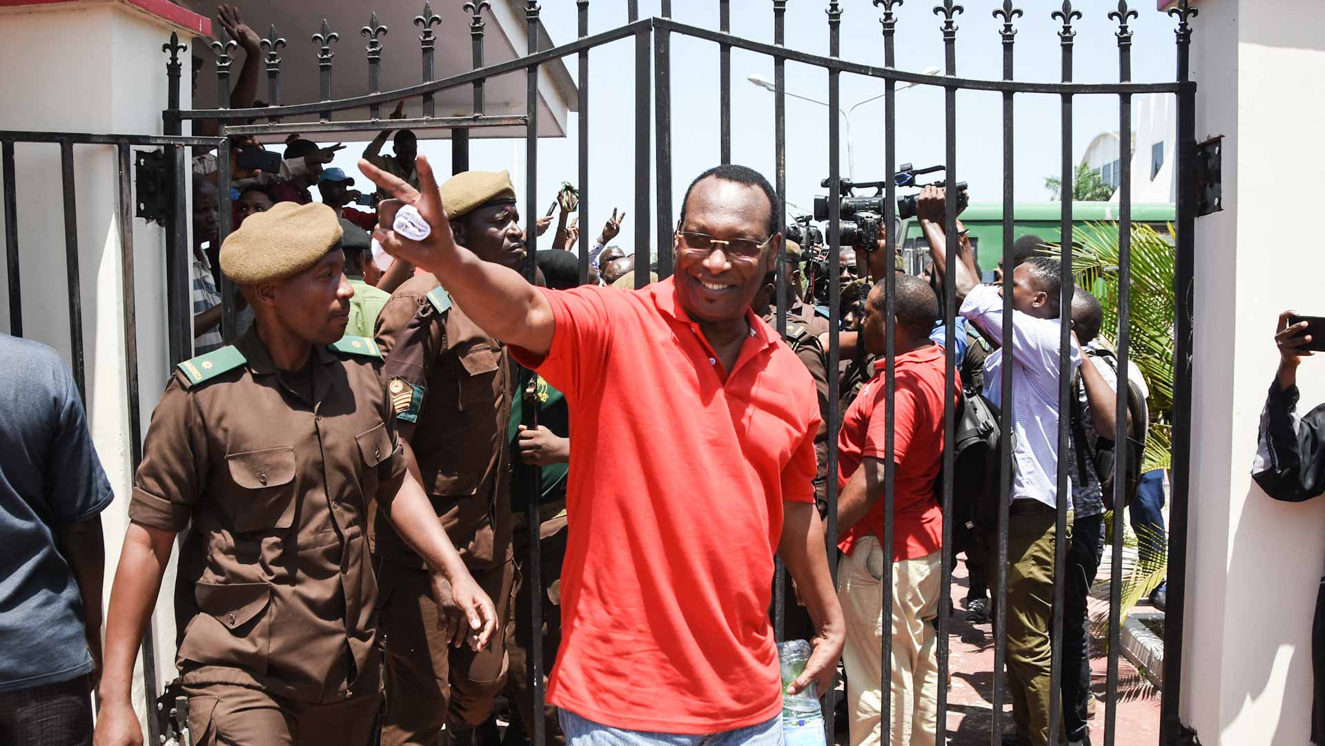 صورة بعنوان: TanzaniaPoliticsDemo_edited