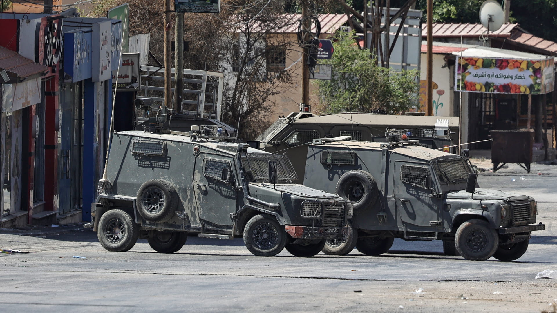 صورة بعنوان: الجيش الإسرائيلي يقتل 6 فلسطينيين بالضفة في عملية اقتحام وقصف 