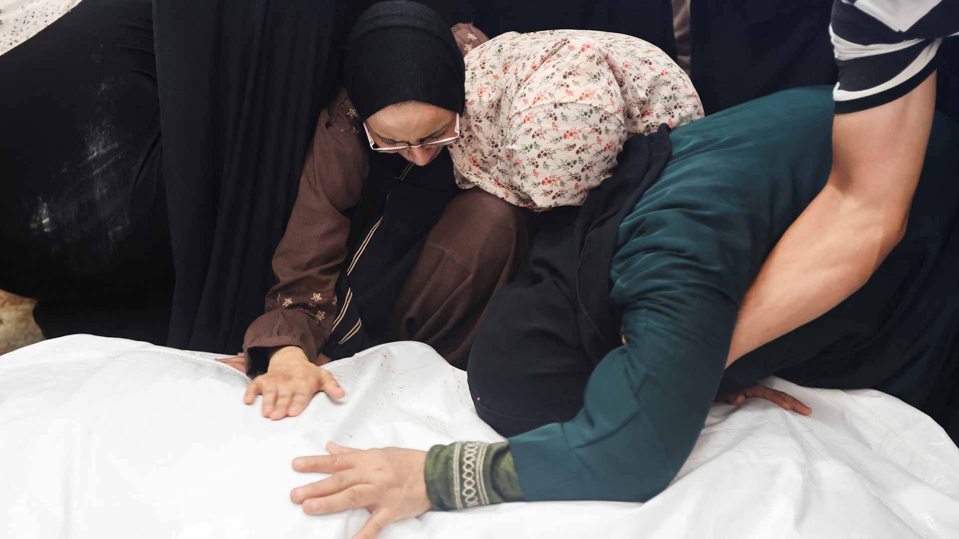 Image for the title: Health ministry in Hamas-run Gaza says war death toll at 40,139 