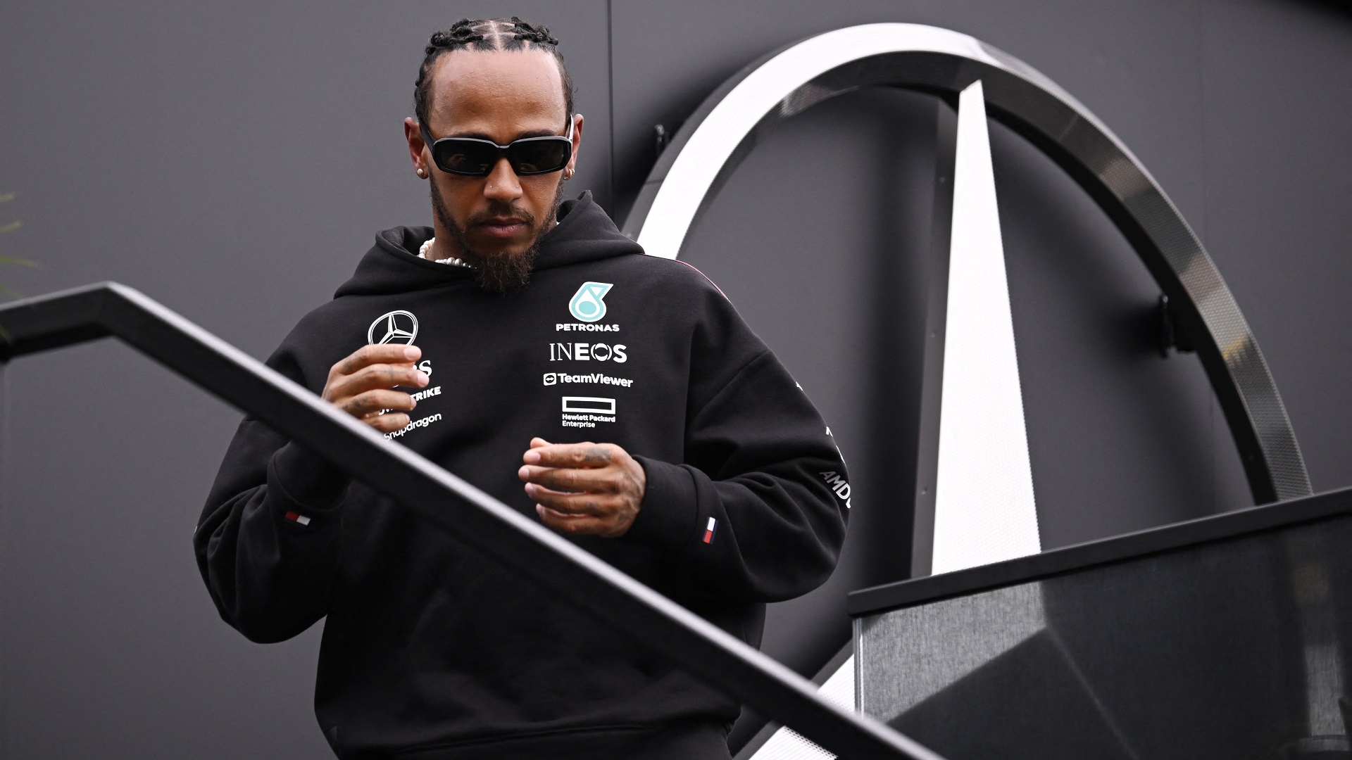 Image for the title: Hamilton backs Grand Prix in Africa amid Rwanda talks 