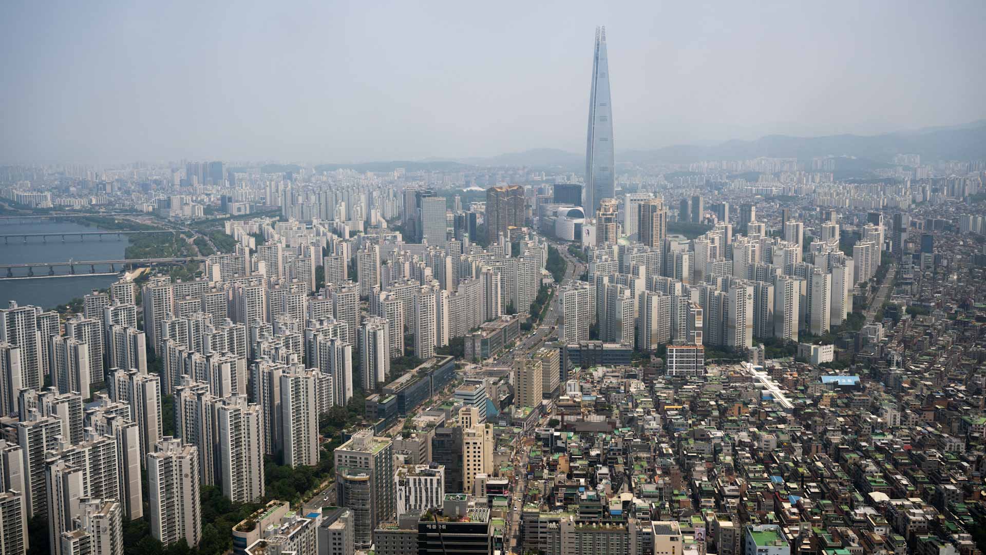 Image for the title: Seven dead in South Korea hotel fire 