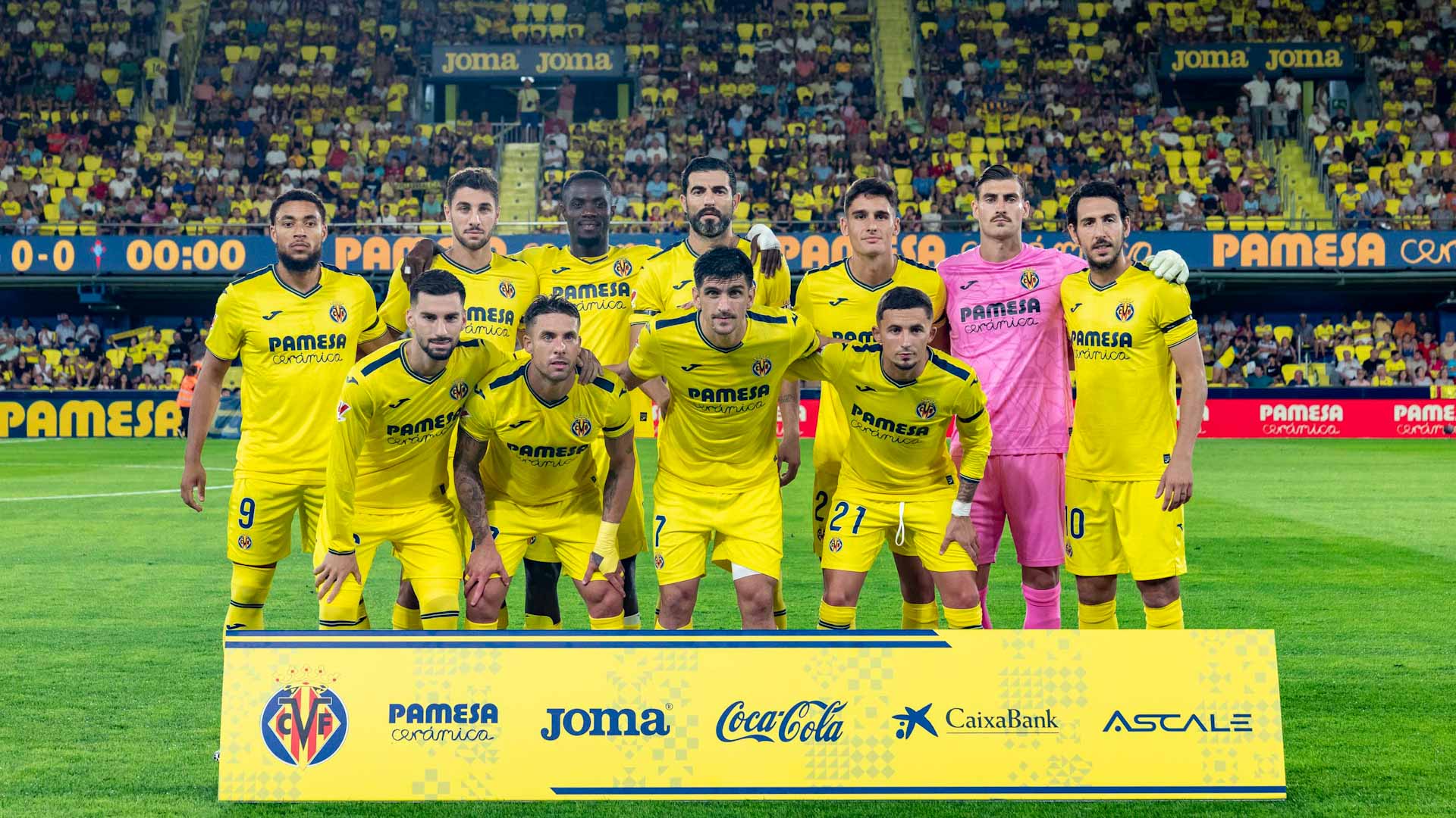 Image for the title: Villarreal strike late to take La Liga lead 