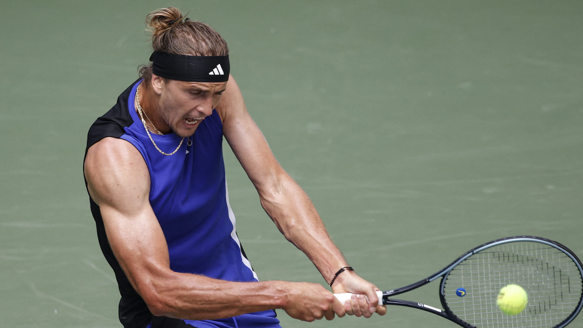 Image for the title: Zverev blasts past Muller to reach U.S. Open third round 
