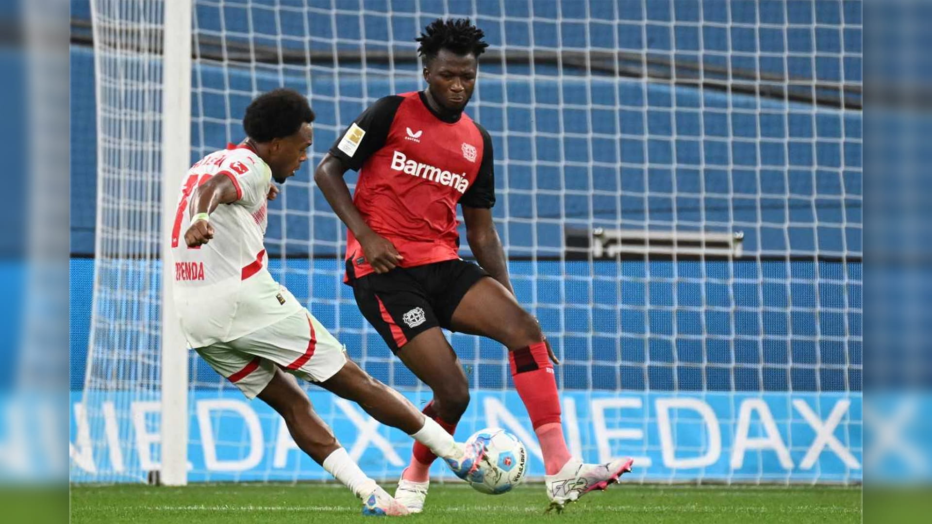 ليفركوزن يسقط أمام لايبزج في الدوري الألماني لكرة القدم 