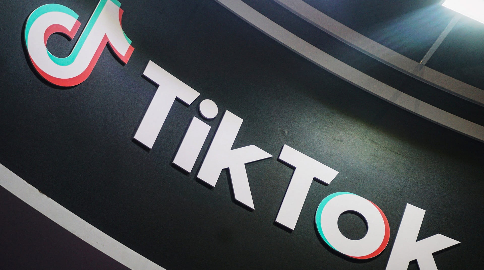 TikTok loses appeal of US law to sell from Chinese owner 