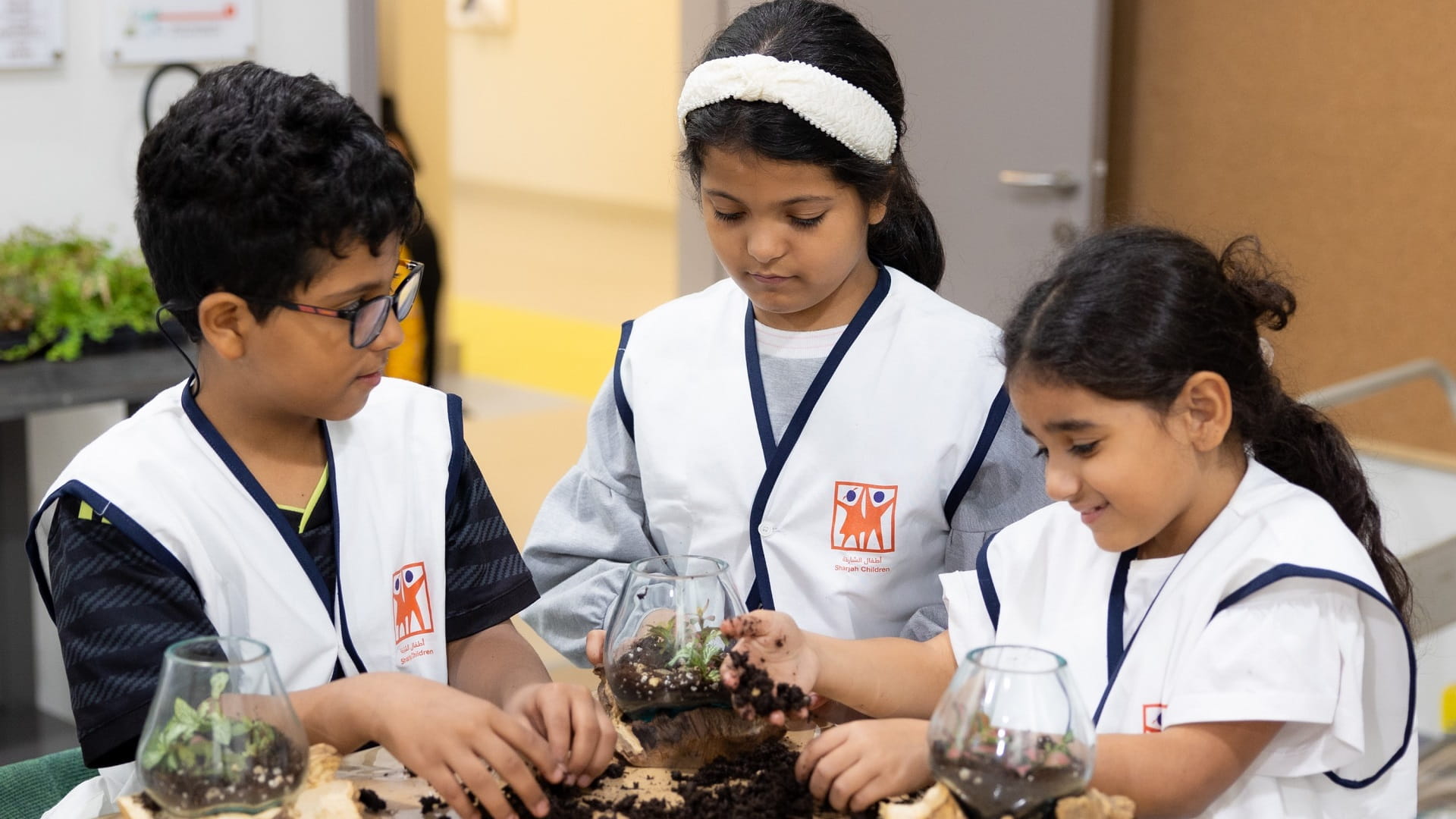 Sharjah Children holds envr. awareness workshop ‘Terrarium’ 