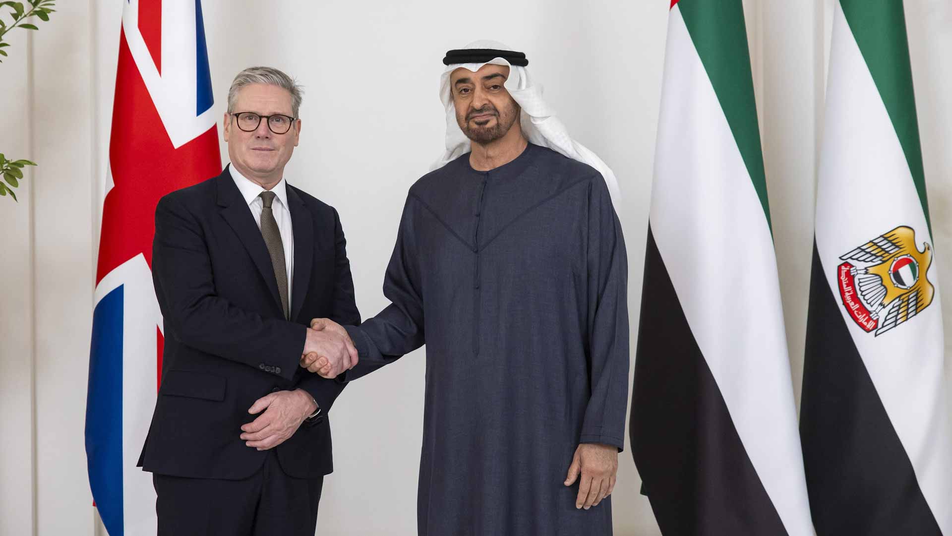 Image for the title: UAE President, UK Prime Minister discuss bilateral relations 