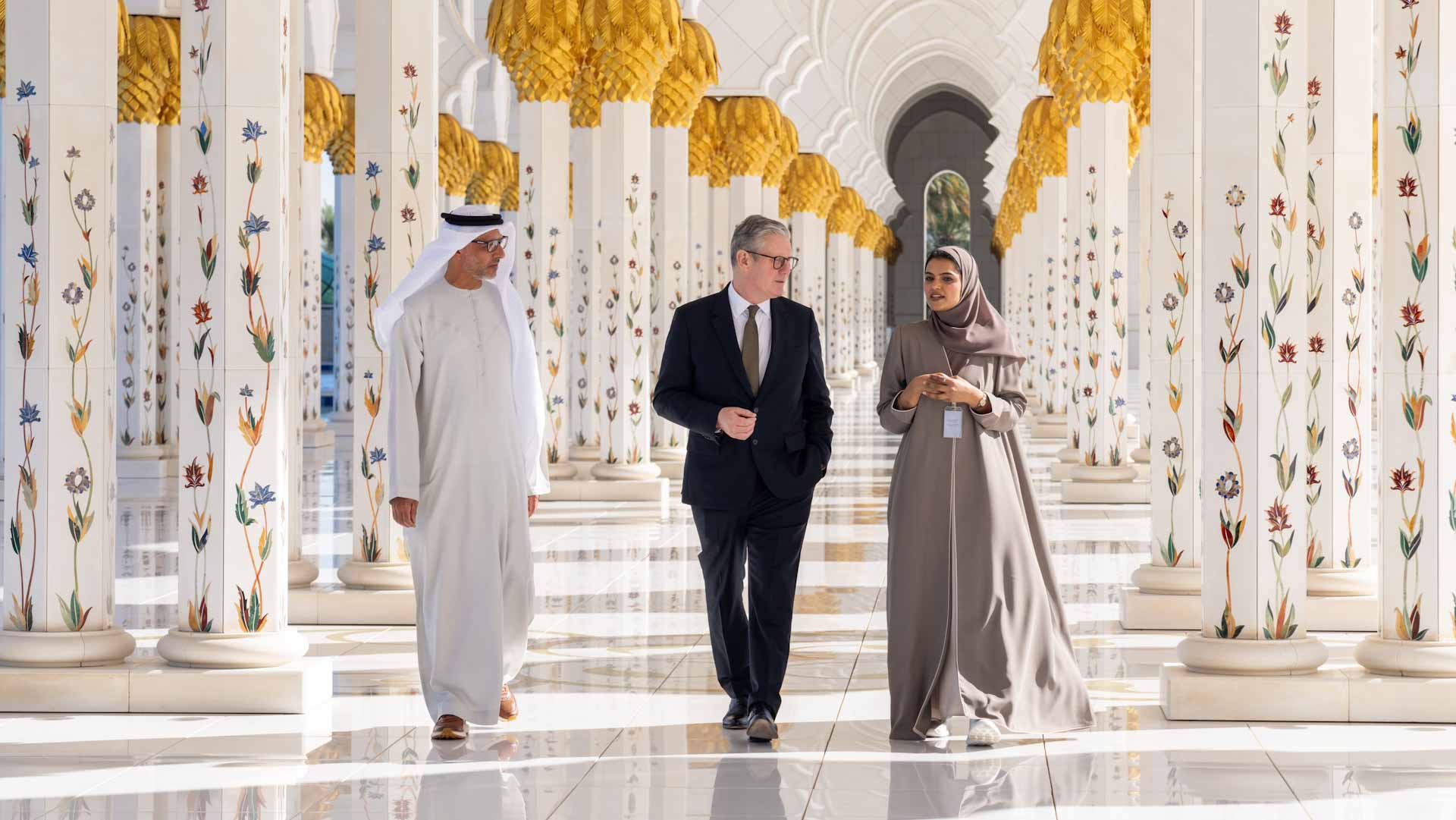 Image for the title: UK Prime Minister visits Sheikh Zayed Grand Mosque in Abu Dhabi 