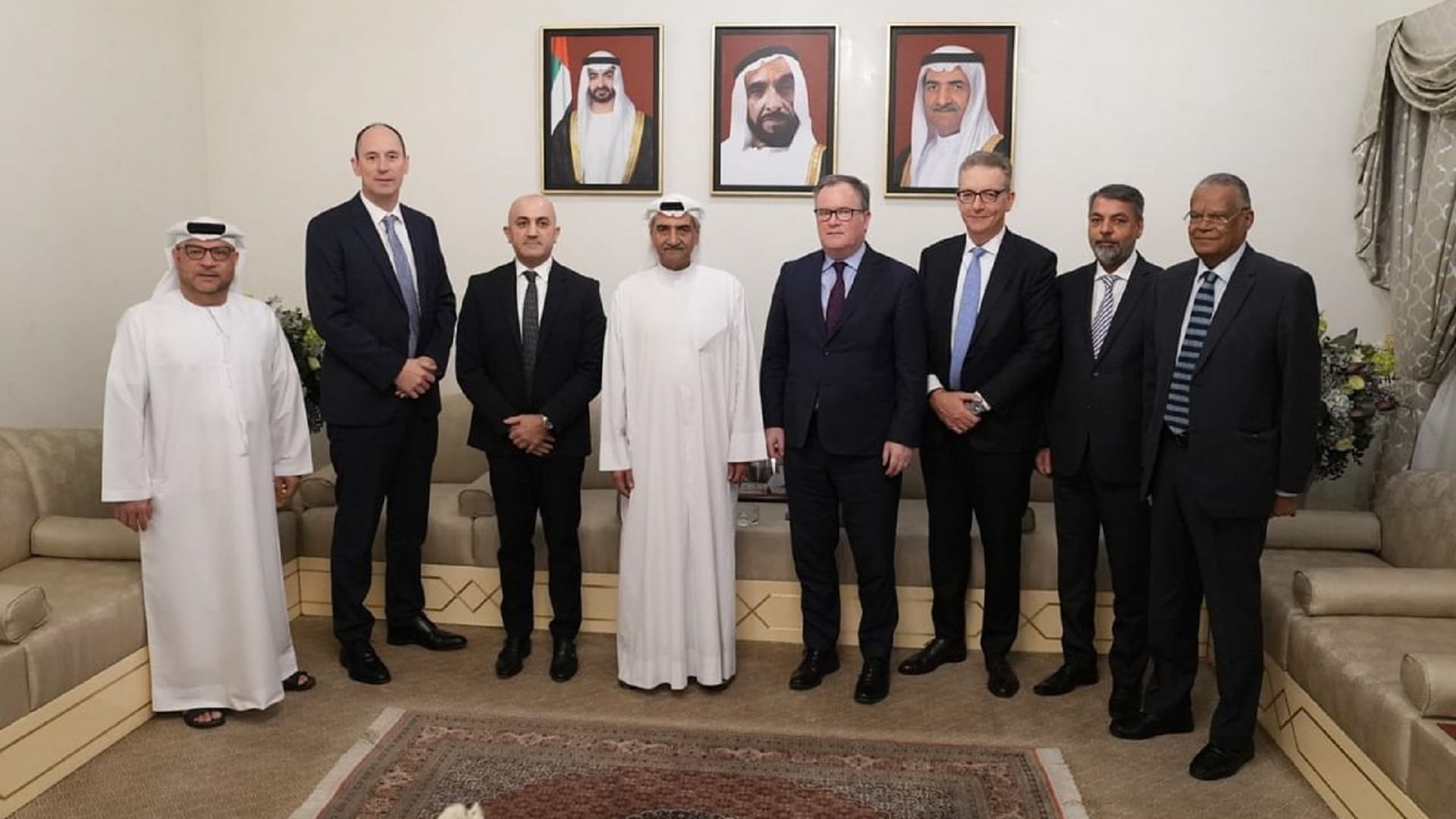 Fujairah Ruler discusses oil and energy projects with Vitol CEO 