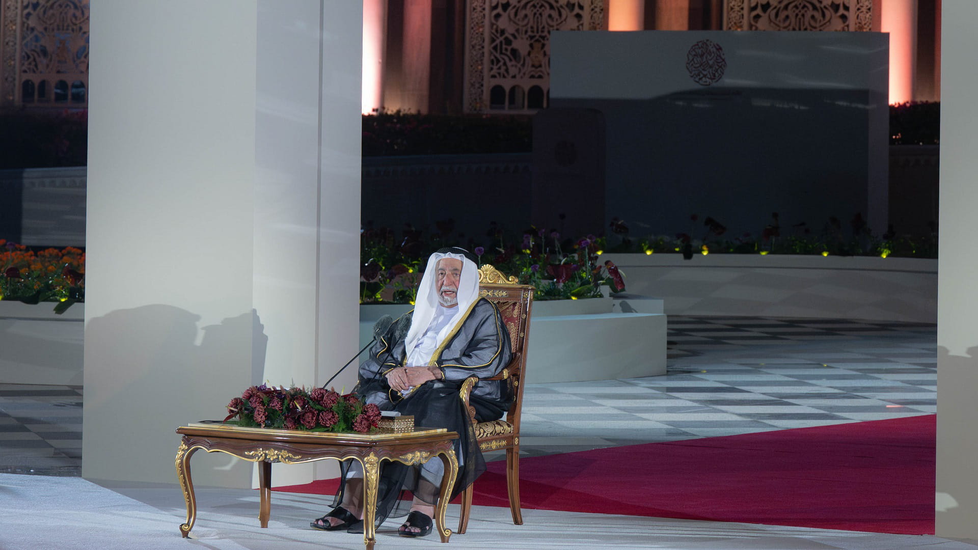 حاكم الشارقة يشهد تكريم الفائزين بجائزة الشيخ سلطان لطاقات الشباب